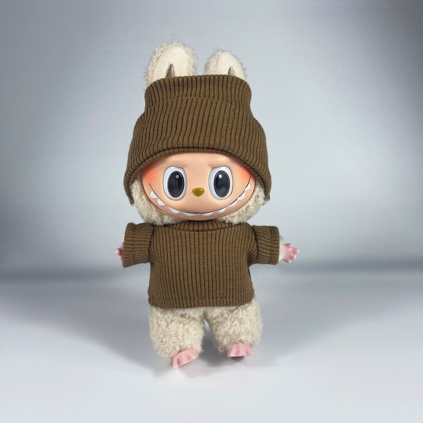LABUBU17cm pendant tide brand doll clothes wearing tirab cloth 15cm sitting party printable big logo clothes