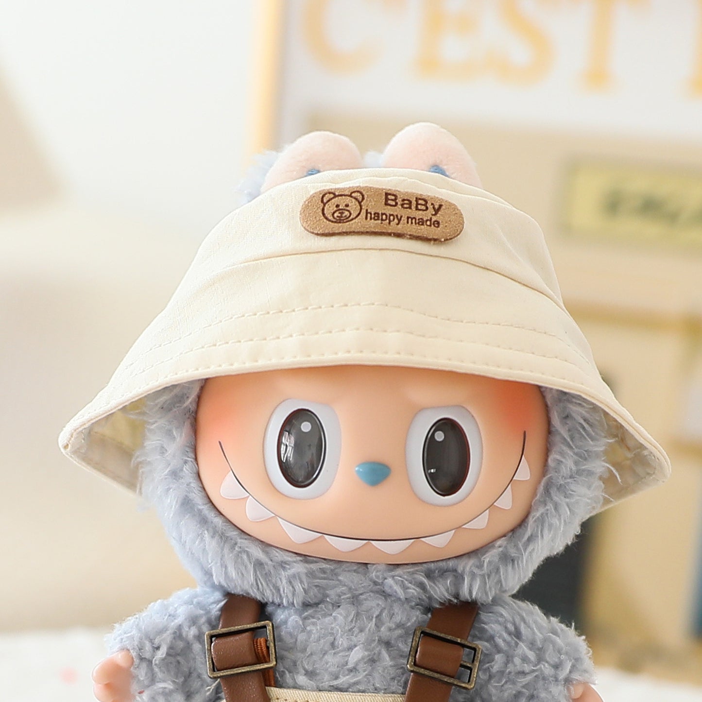 The first and second generation labubu sit party doll clothes the third generation cola vinyl blind box clothes fisherman hat suspenders pants suit