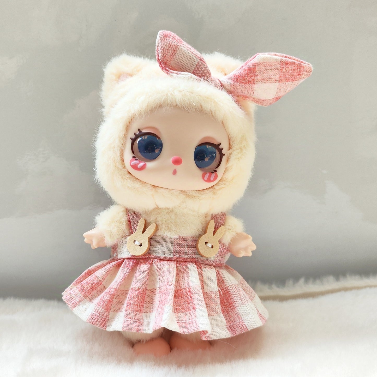Labubu Doll Plaid Skirt & Preppy Style Suspender Outfit - 17cm