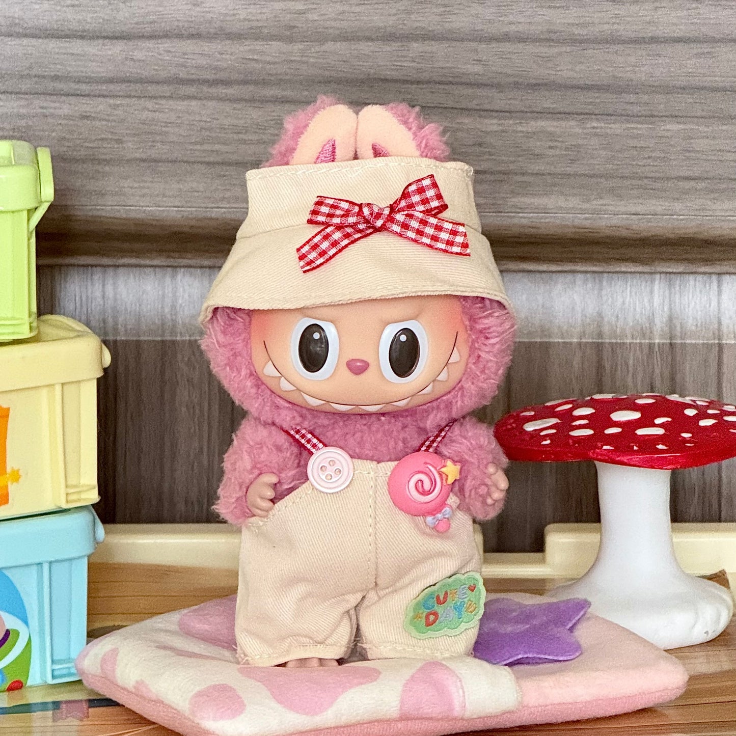 Wholesale labubu baby clothes 17cm blind box pendant one or two generation doll doll suit for baby clothes