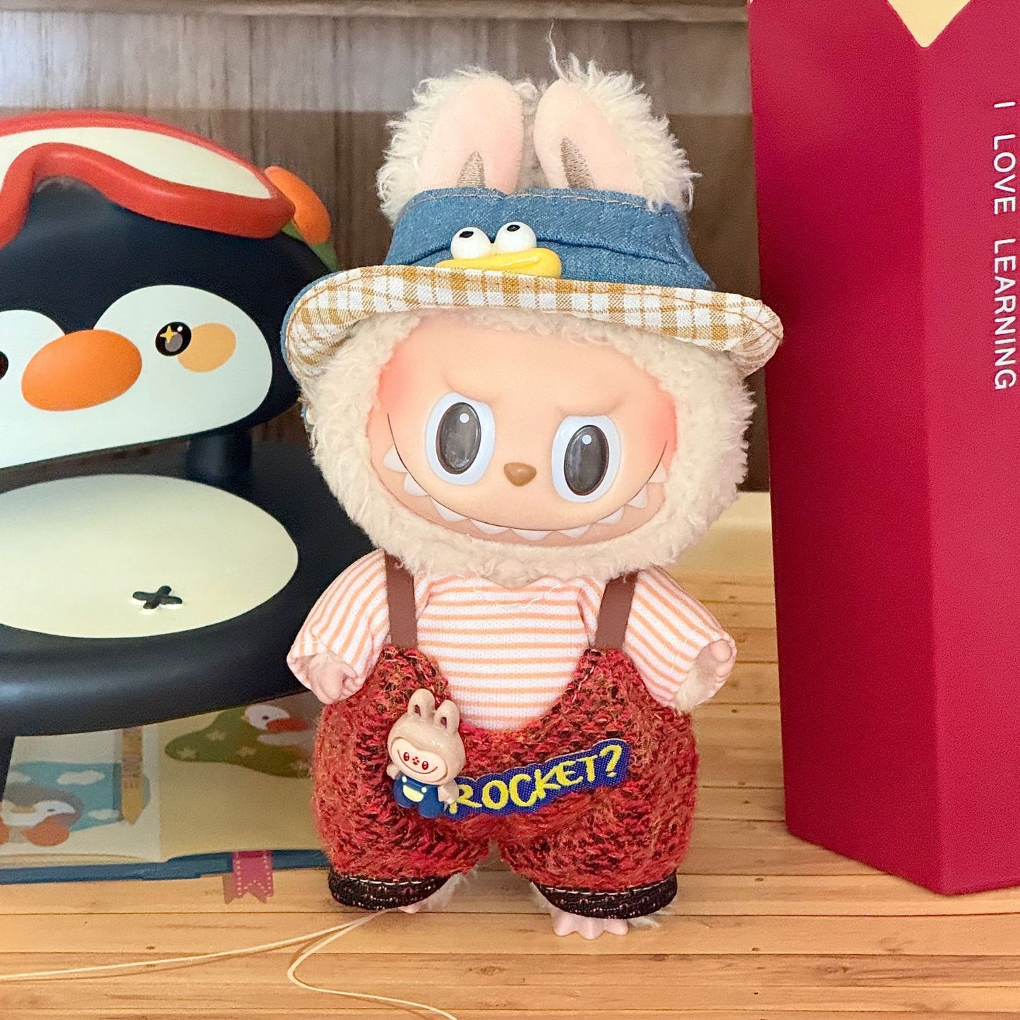 Wholesale labubu baby clothes 17cm blind box pendant one or two generation doll doll suit for baby clothes