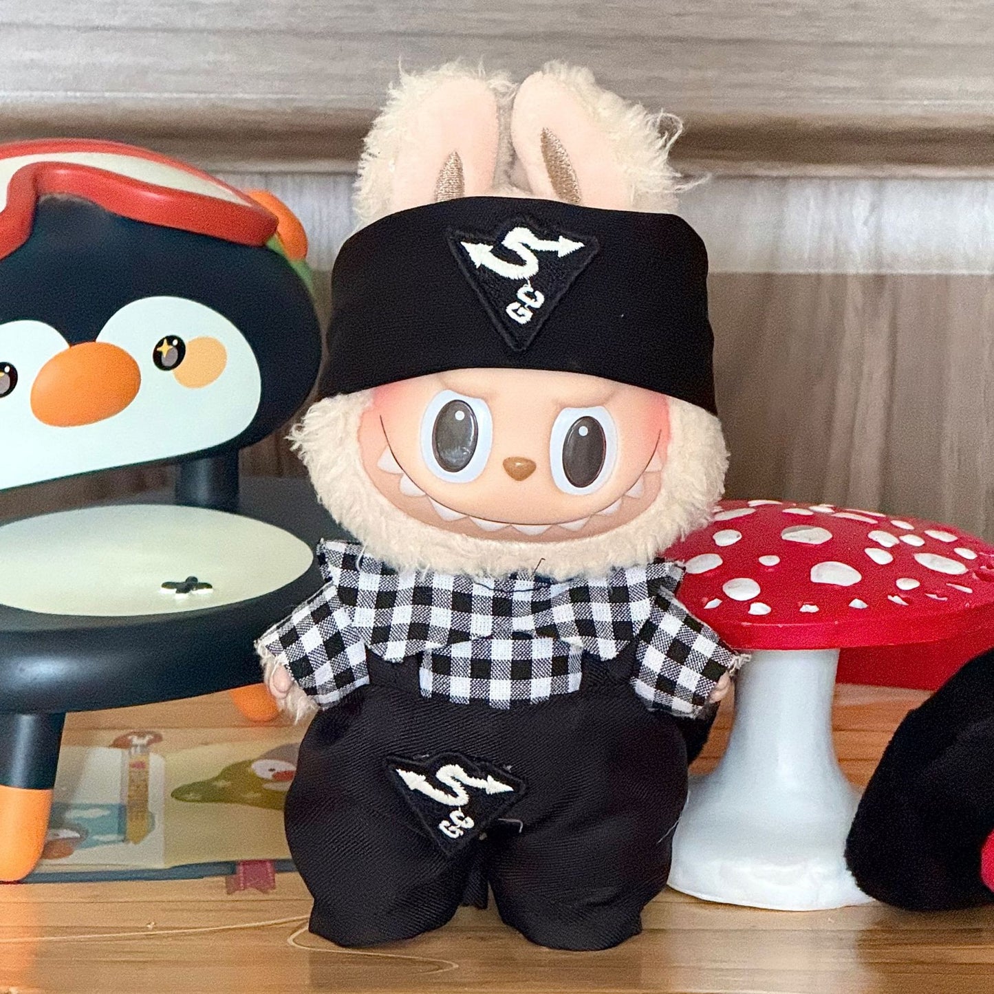 Wholesale labubu baby clothes 17cm blind box pendant one or two generation doll doll suit for baby clothes