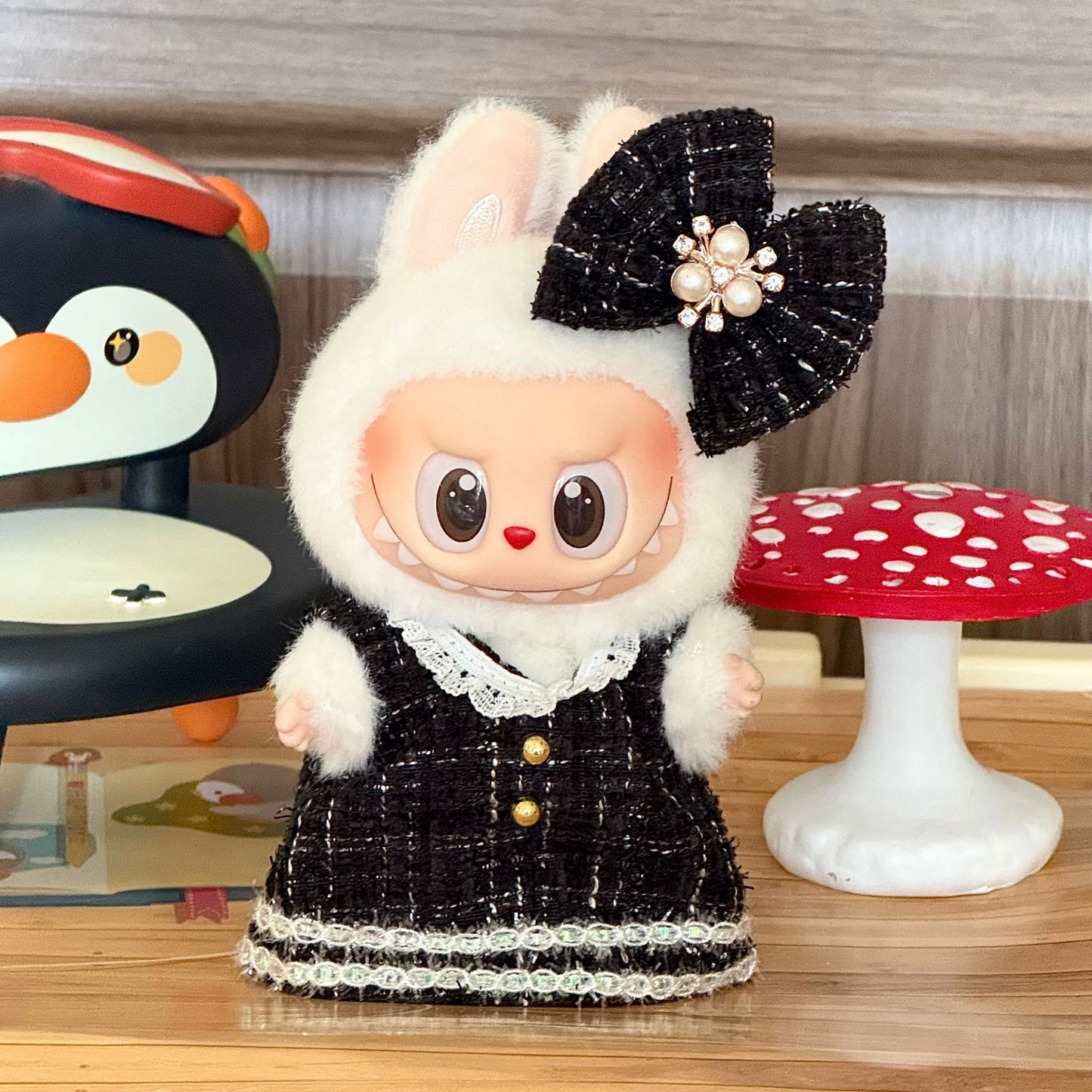 Wholesale labubu baby clothes 17cm blind box pendant one or two generation doll doll suit for baby clothes