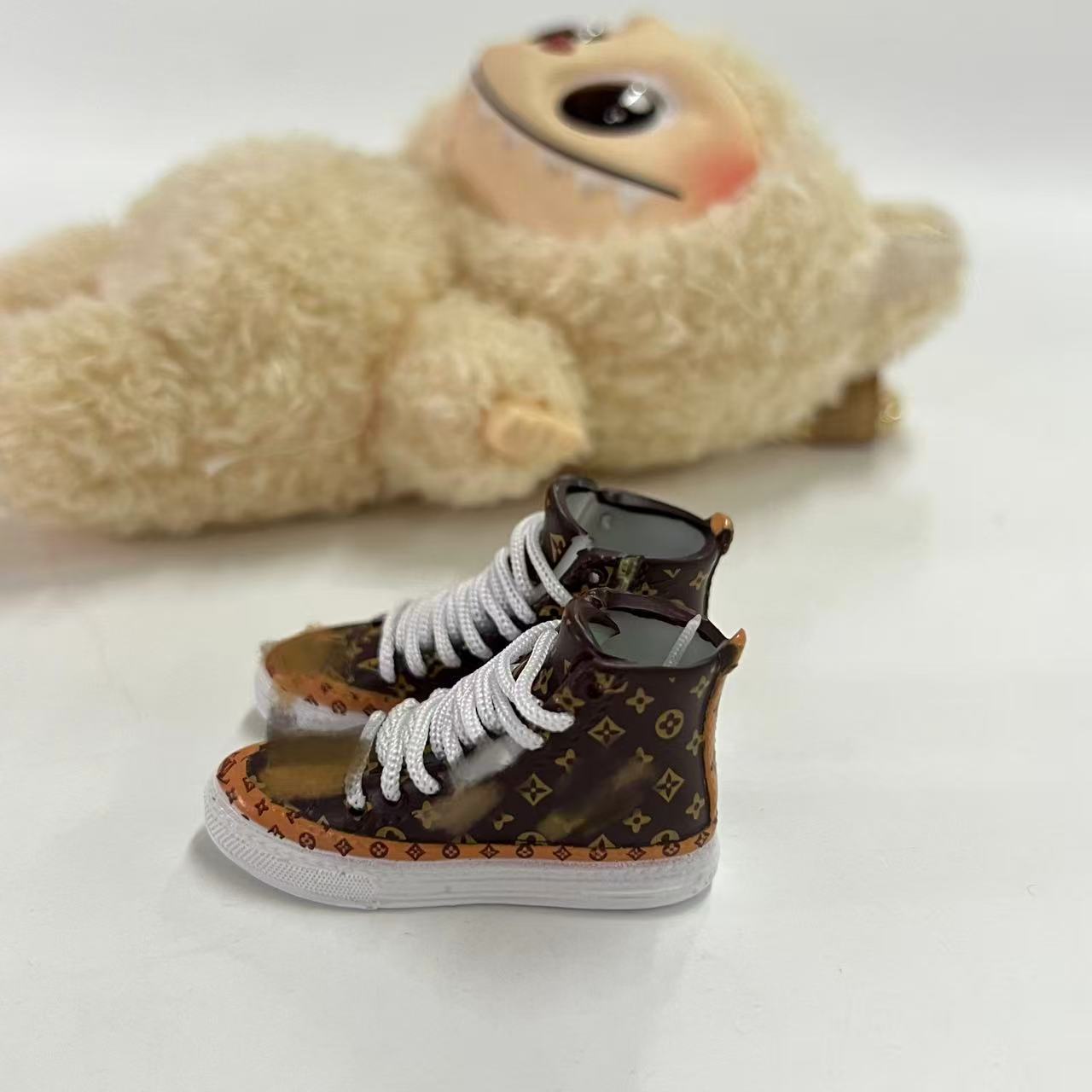 Labubu Plush Doll Clothes 17cm Plush Vinyl Doll Bag Hanging Replacement Shoe Model Pendant Blind Box