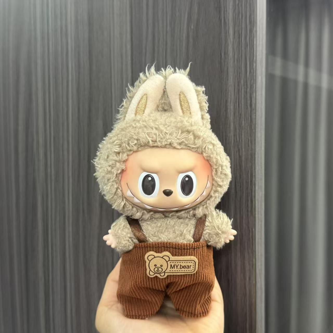 Wholesale labubu doll 17cm pendant one or two generation vinyl plush doll with suit for clothes