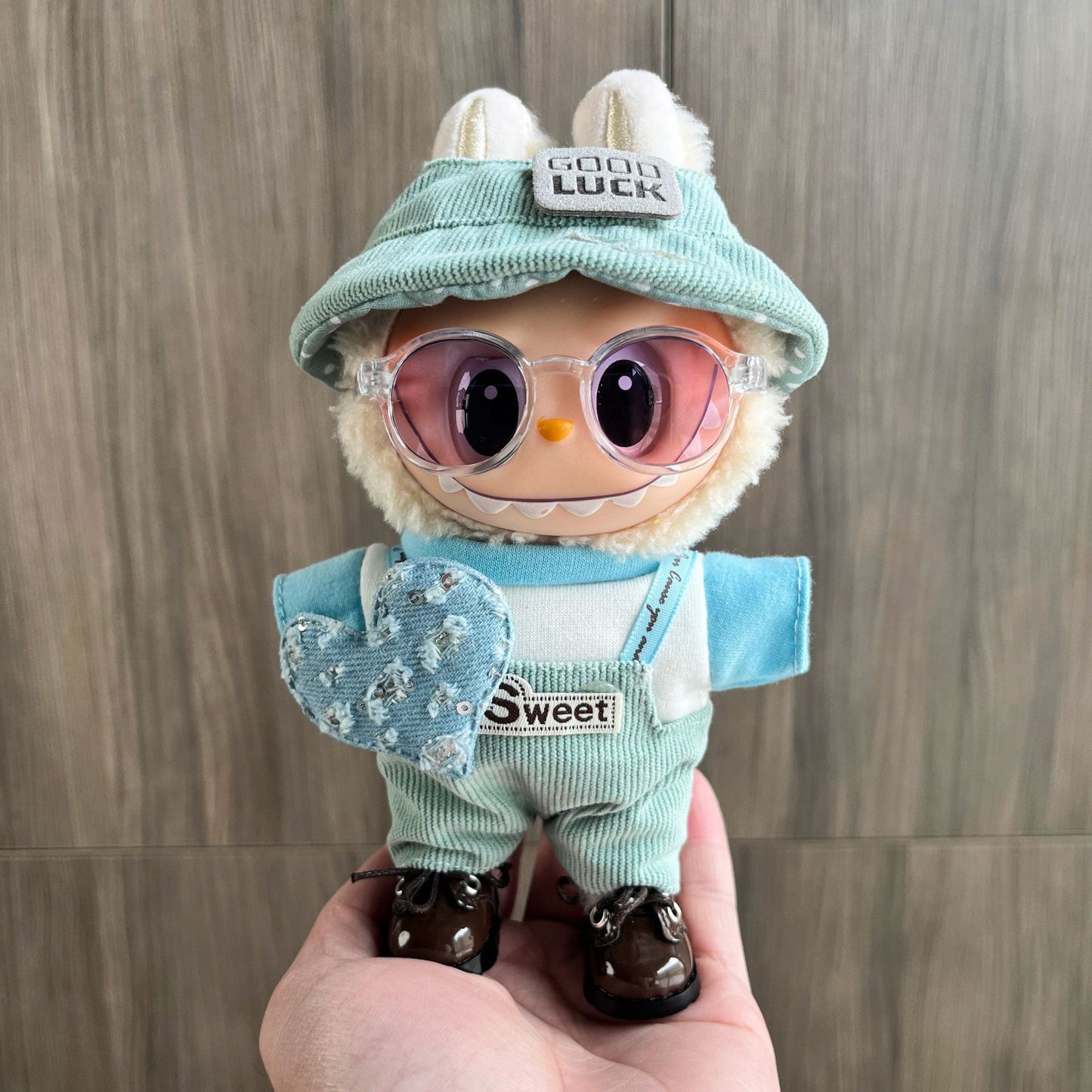 A generation of 17cm cloth baby clothes one or two generations of labubu blind box pendant clothes with replacement suit
