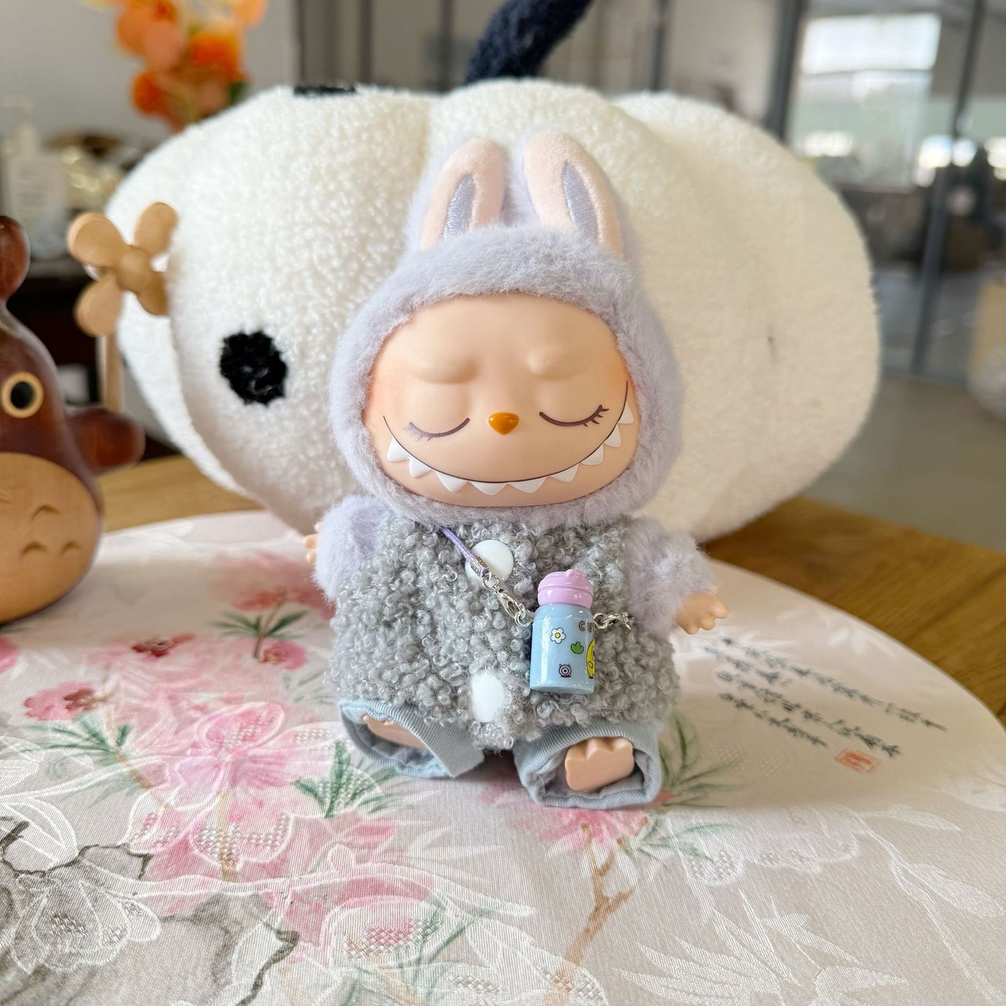 The first and second generation of rabu cloth clothes sit party doll clothes fashion teddy circle velvet vest suit LABUBU