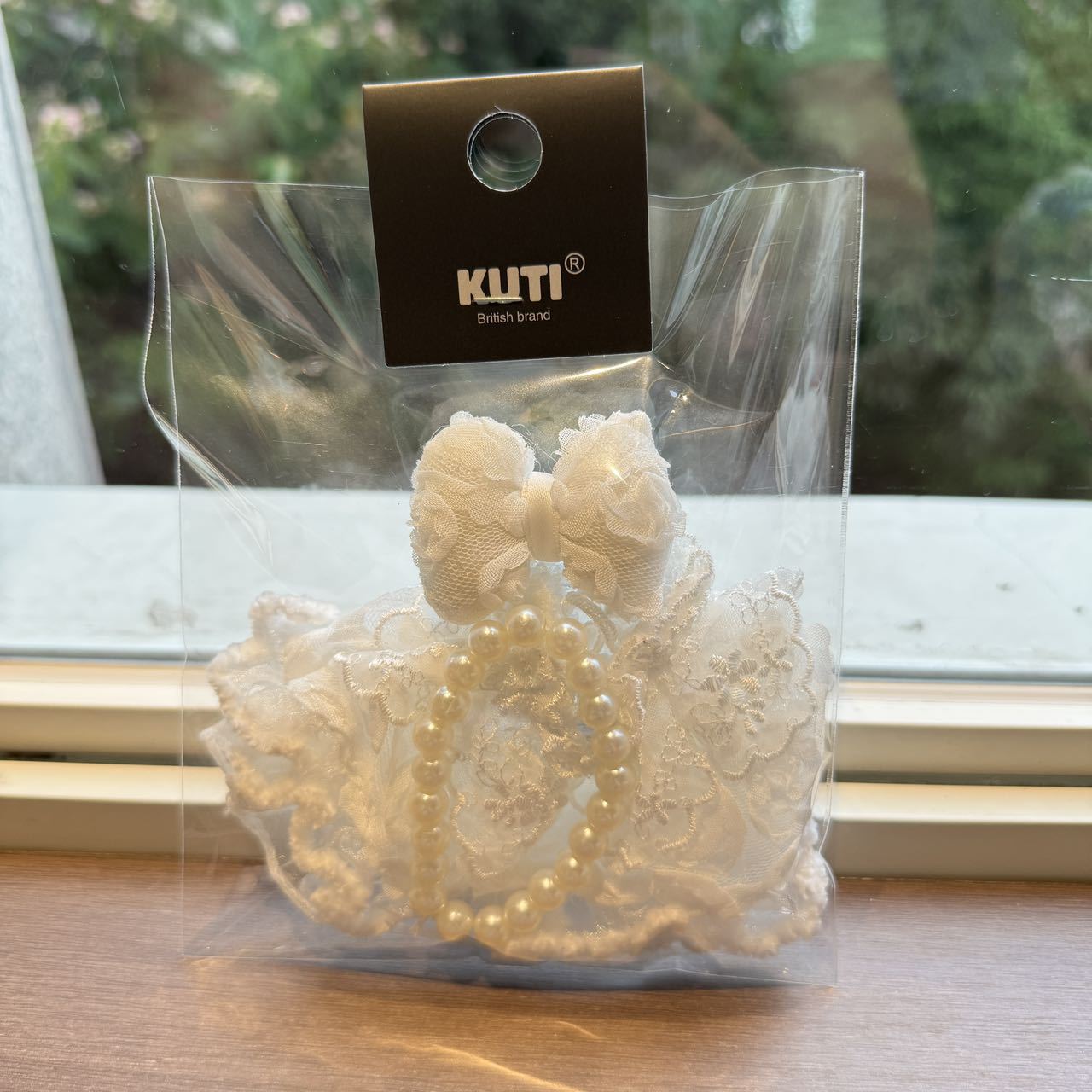 Labubu Doll Clothes - Pearl Necklace & Petal Gauze Skirt Outfit