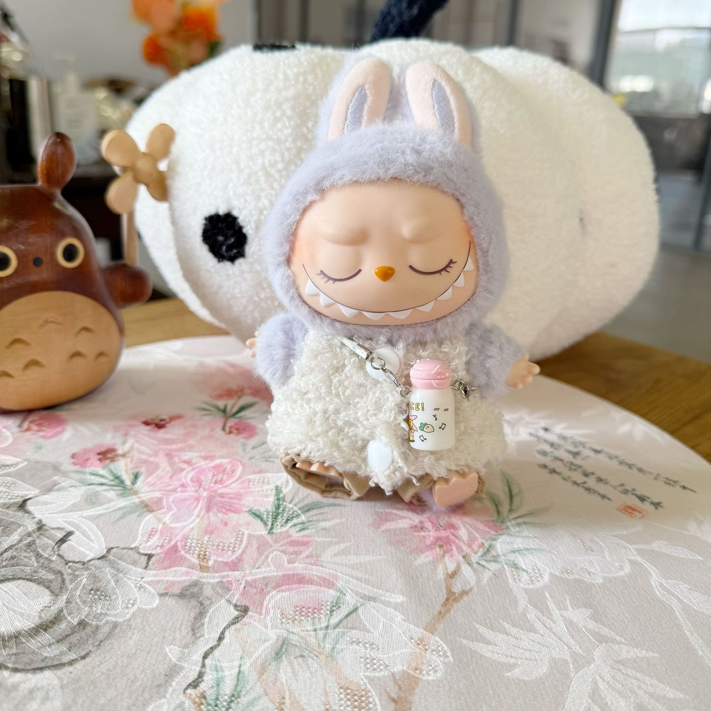 The first and second generation of rabu cloth clothes sit party doll clothes fashion teddy circle velvet vest suit LABUBU