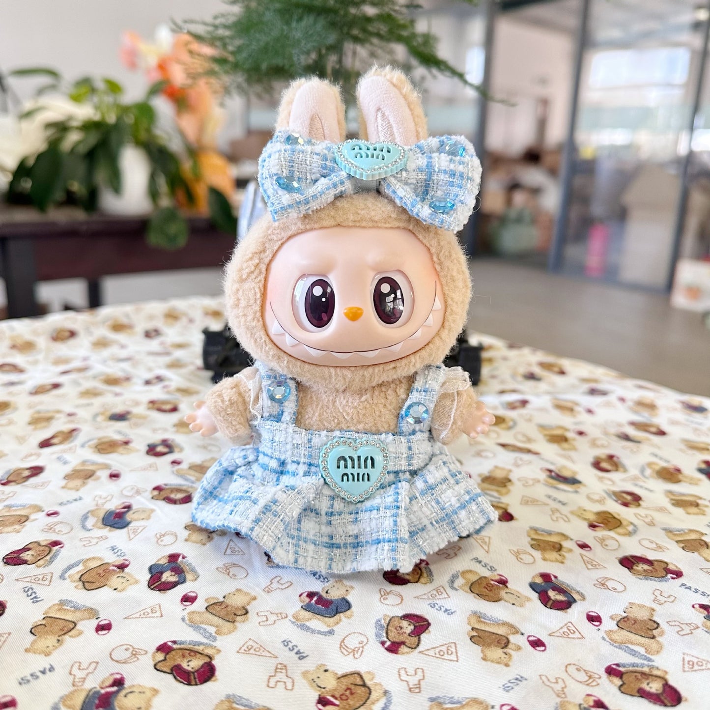 The first and second generation of blind box cloth doll clothes key chain LABUBU skirt heavy-duty vest-style blue fragrant style skirt