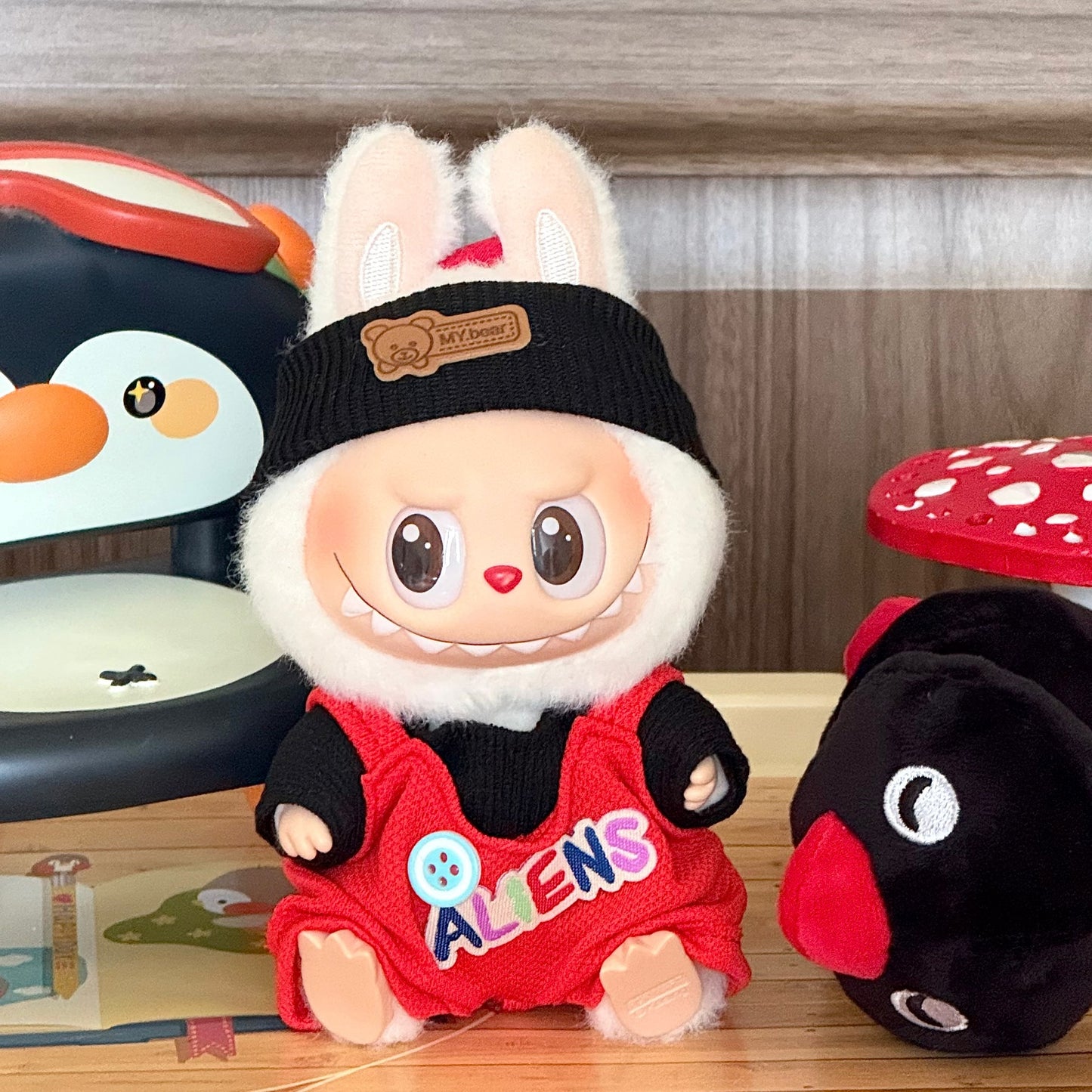 Wholesale labubu baby clothes 17cm blind box pendant one or two generation doll doll suit for baby clothes