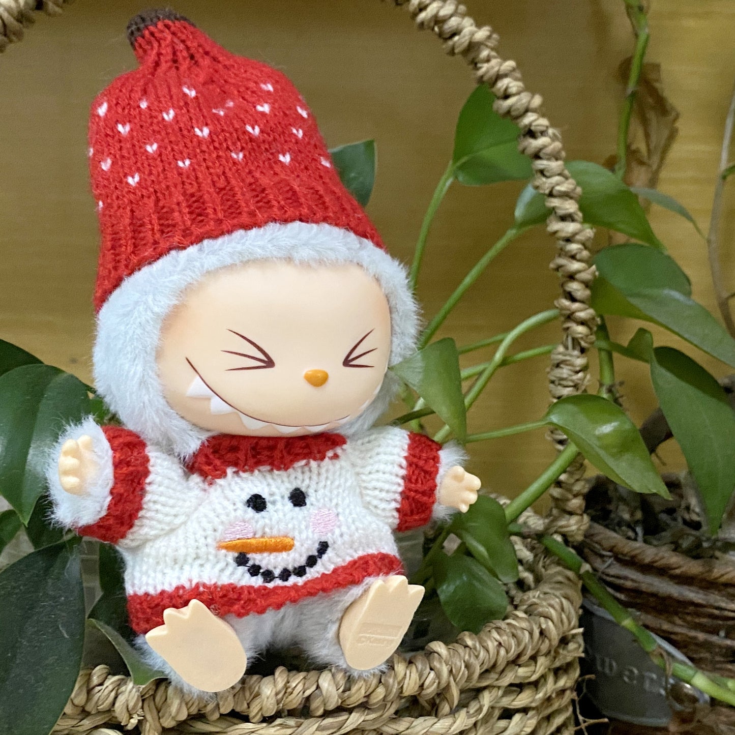 17cm Generation II Labubu Pendant Christmas Cloak Labubu Christmas Clothes Halloween Day Doll Clothes