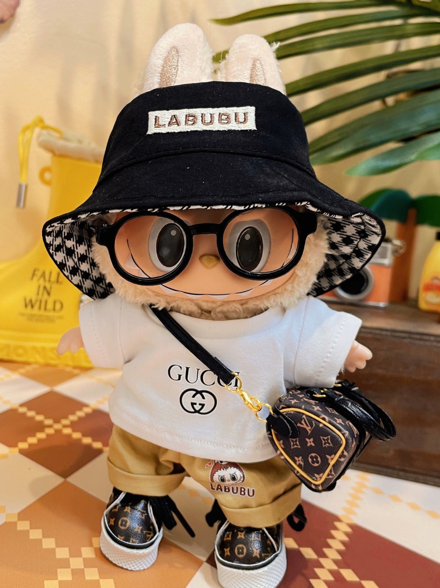 Labubu Doll Clothes - Macaron Sitting Outfit for 17cm Vinyl Doll