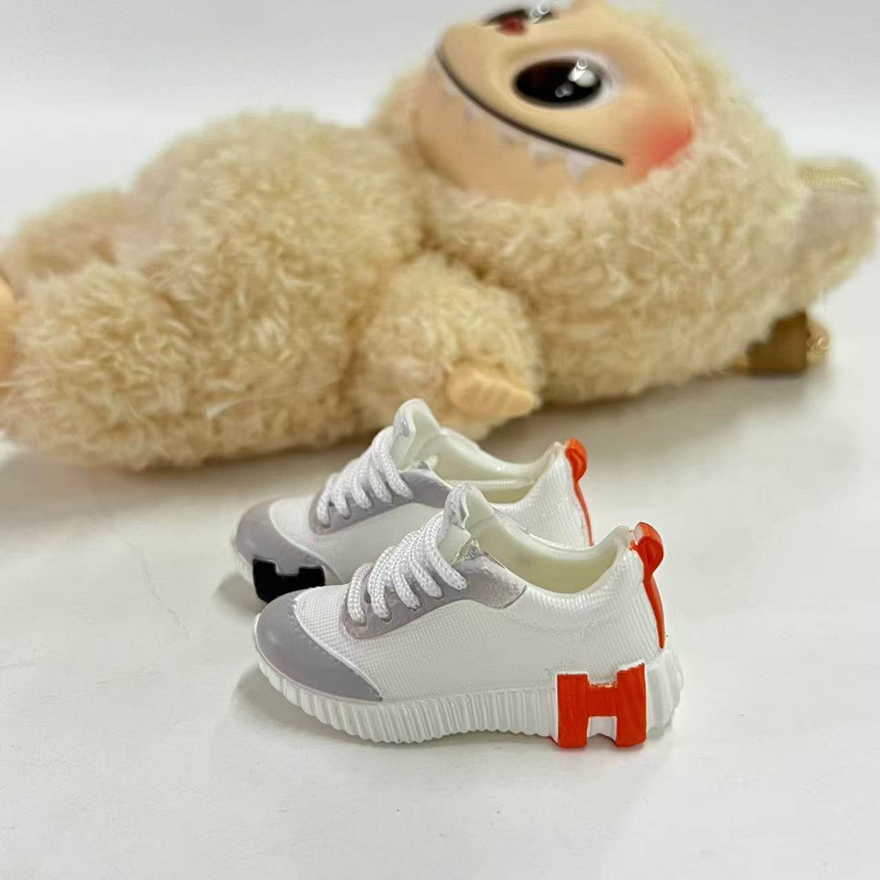 Labubu Plush Doll Clothes 17cm Plush Vinyl Doll Bag Hanging Replacement Shoe Model Pendant Blind Box