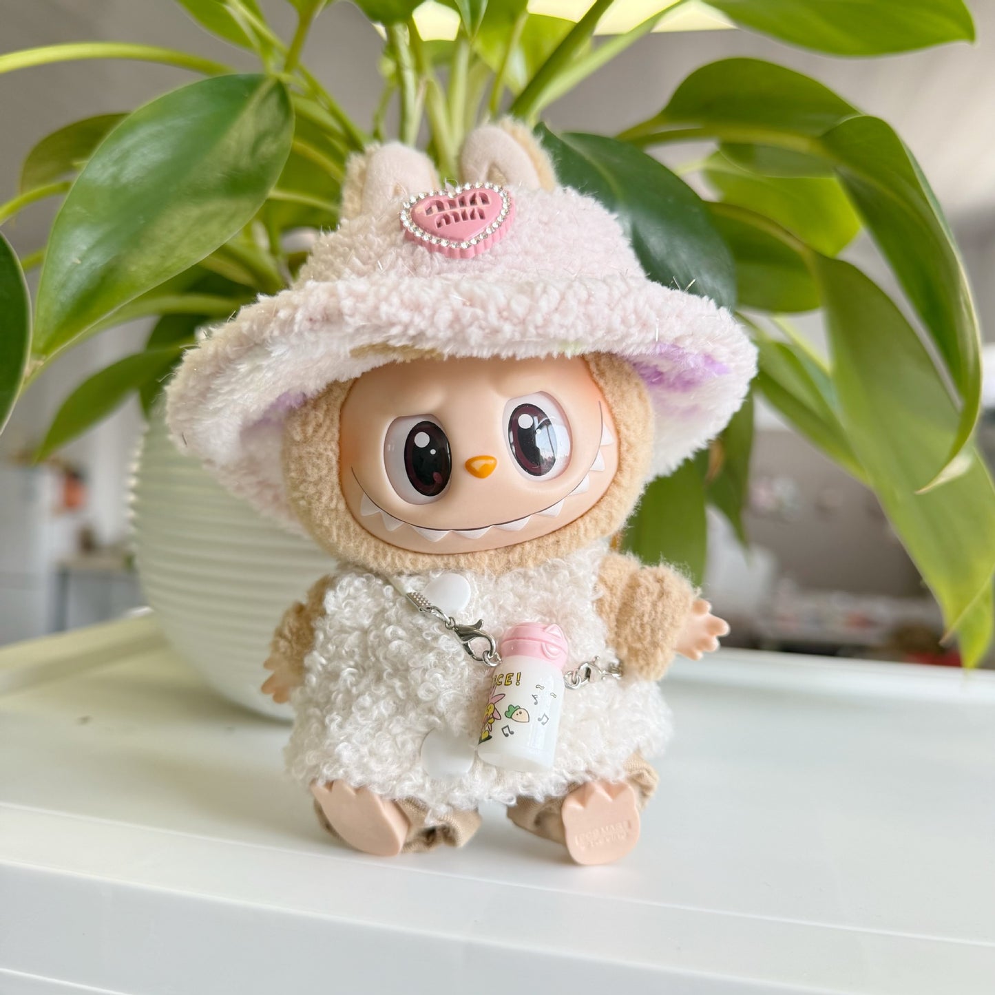 The first and second generation of rabu cloth clothes sit party doll clothes fashion teddy circle velvet vest suit LABUBU