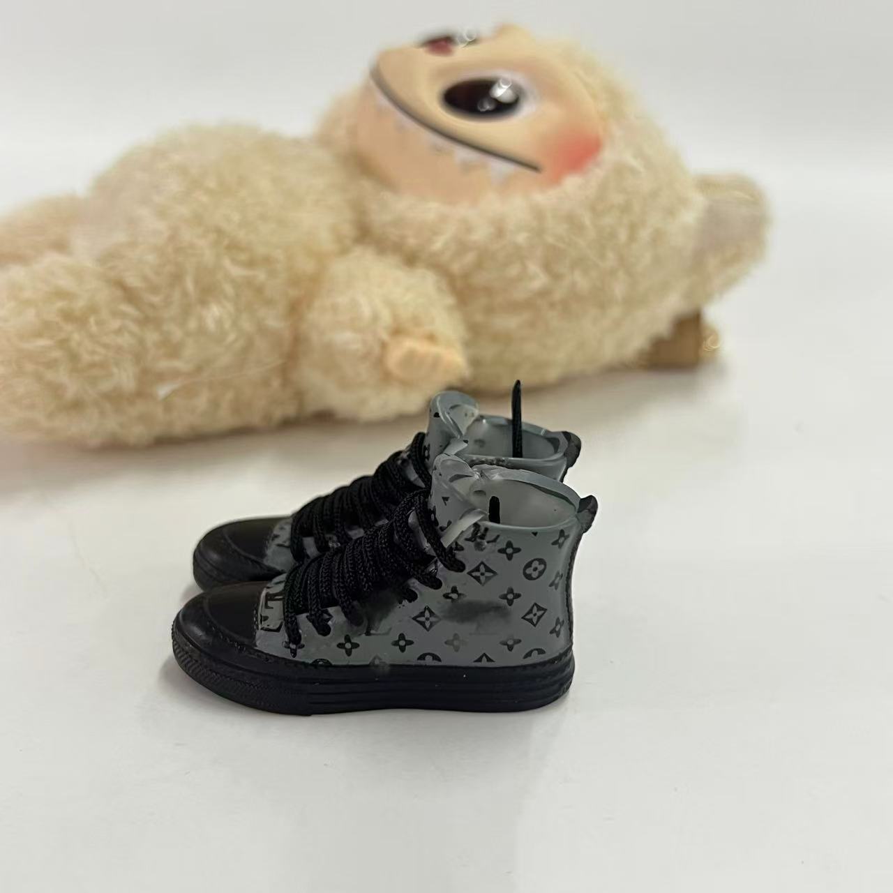 Labubu Plush Doll Clothes 17cm Plush Vinyl Doll Bag Hanging Replacement Shoe Model Pendant Blind Box