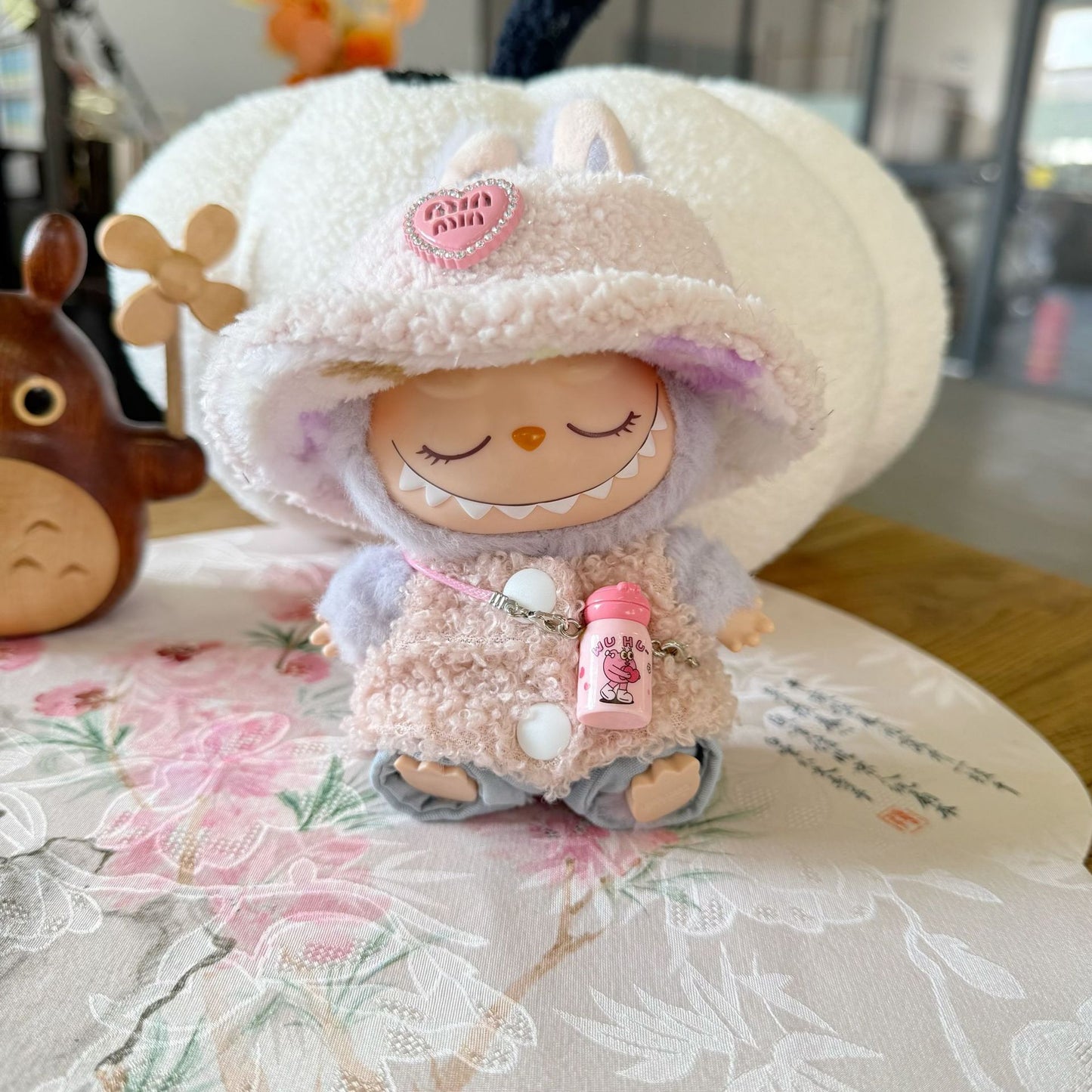 The first and second generation of rabu cloth clothes sit party doll clothes fashion teddy circle velvet vest suit LABUBU