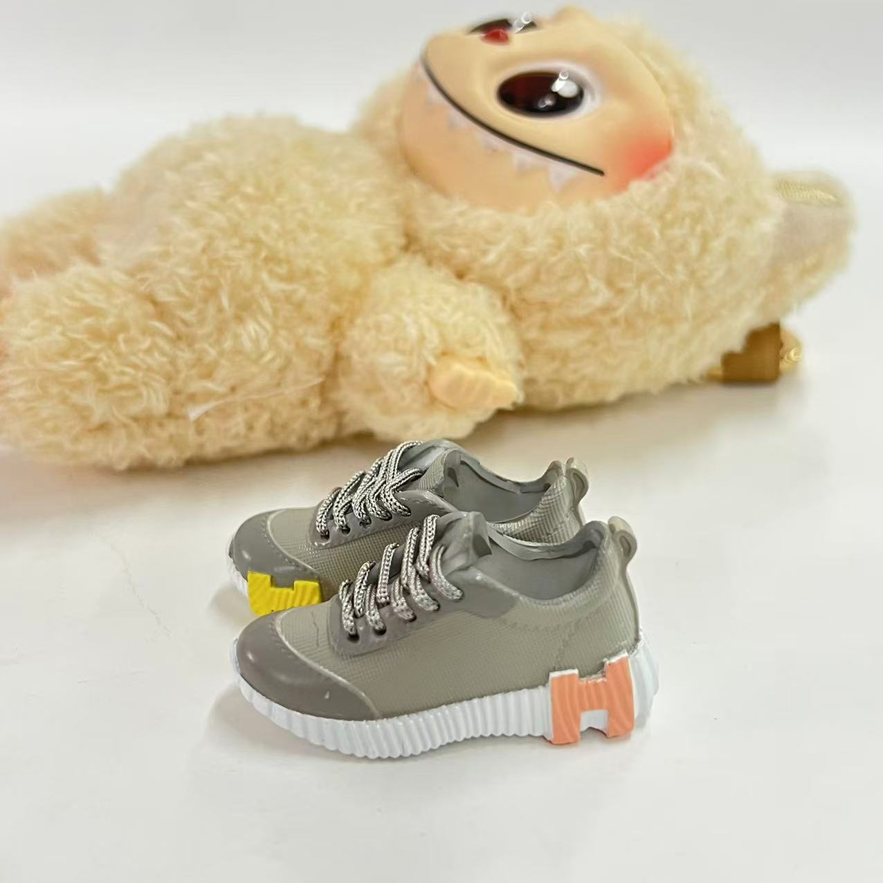 Labubu Plush Doll Clothes 17cm Plush Vinyl Doll Bag Hanging Replacement Shoe Model Pendant Blind Box