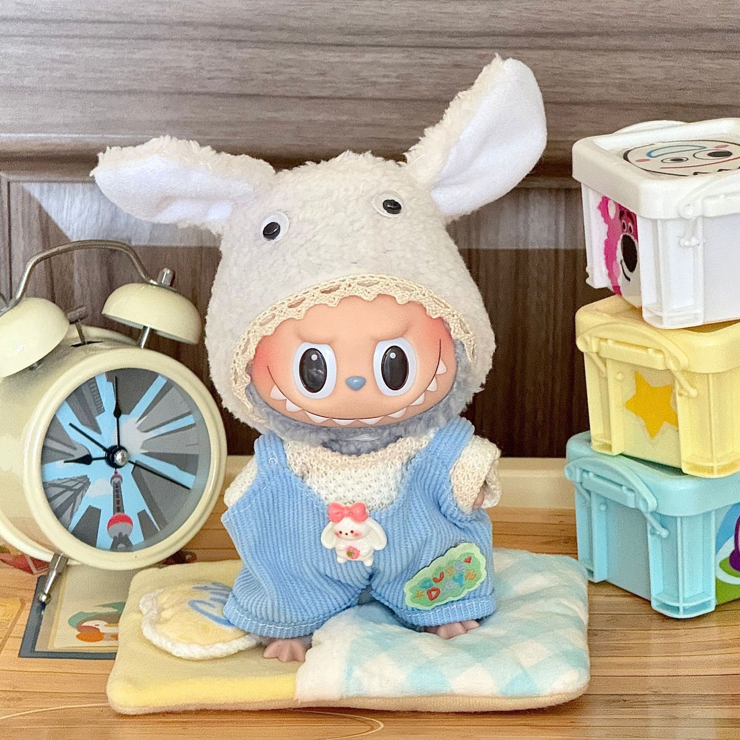 Wholesale labubu baby clothes 17cm blind box pendant one or two generation doll doll suit for baby clothes