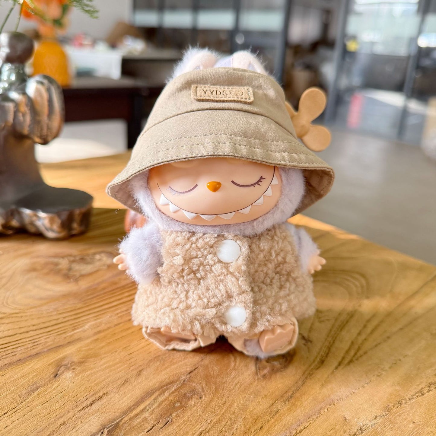 The first and second generation of rabu cloth clothes sit party doll clothes fashion teddy circle velvet vest suit LABUBU