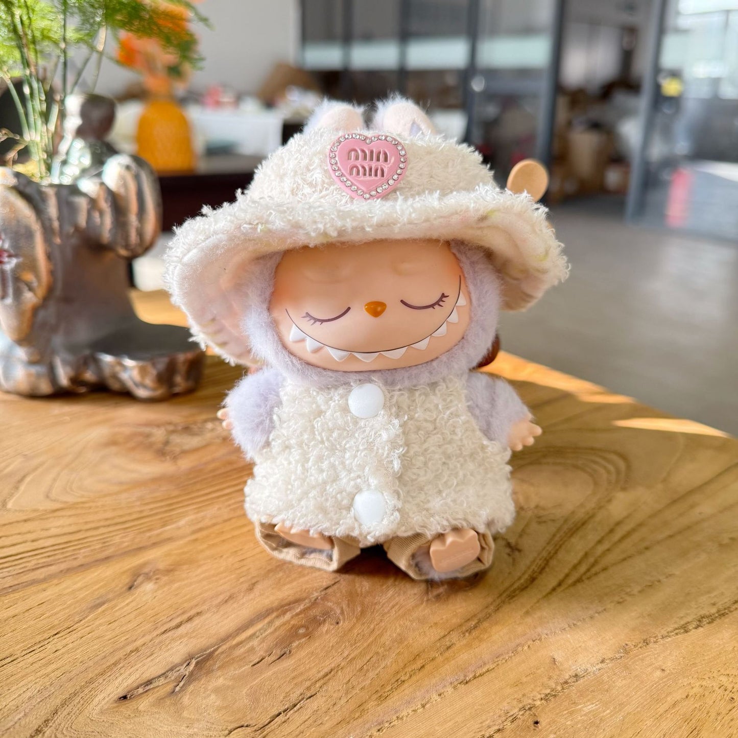 The first and second generation of rabu cloth clothes sit party doll clothes fashion teddy circle velvet vest suit LABUBU