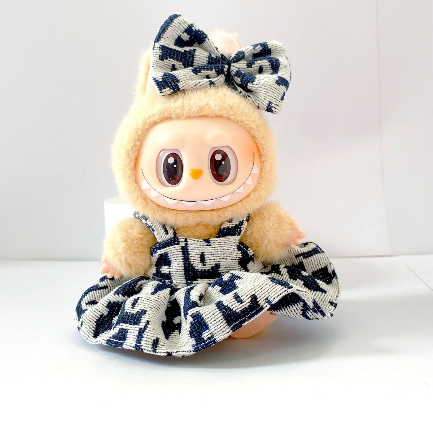 Labubu Doll Outfit - 17cm Party Clothes Set with Skirt, Suspenders & Accessories