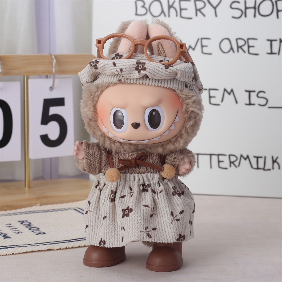 Labubu Doll Vinyl Rab 17cm Doll Cute Dress Climbing Dress Plush Toy Clothes