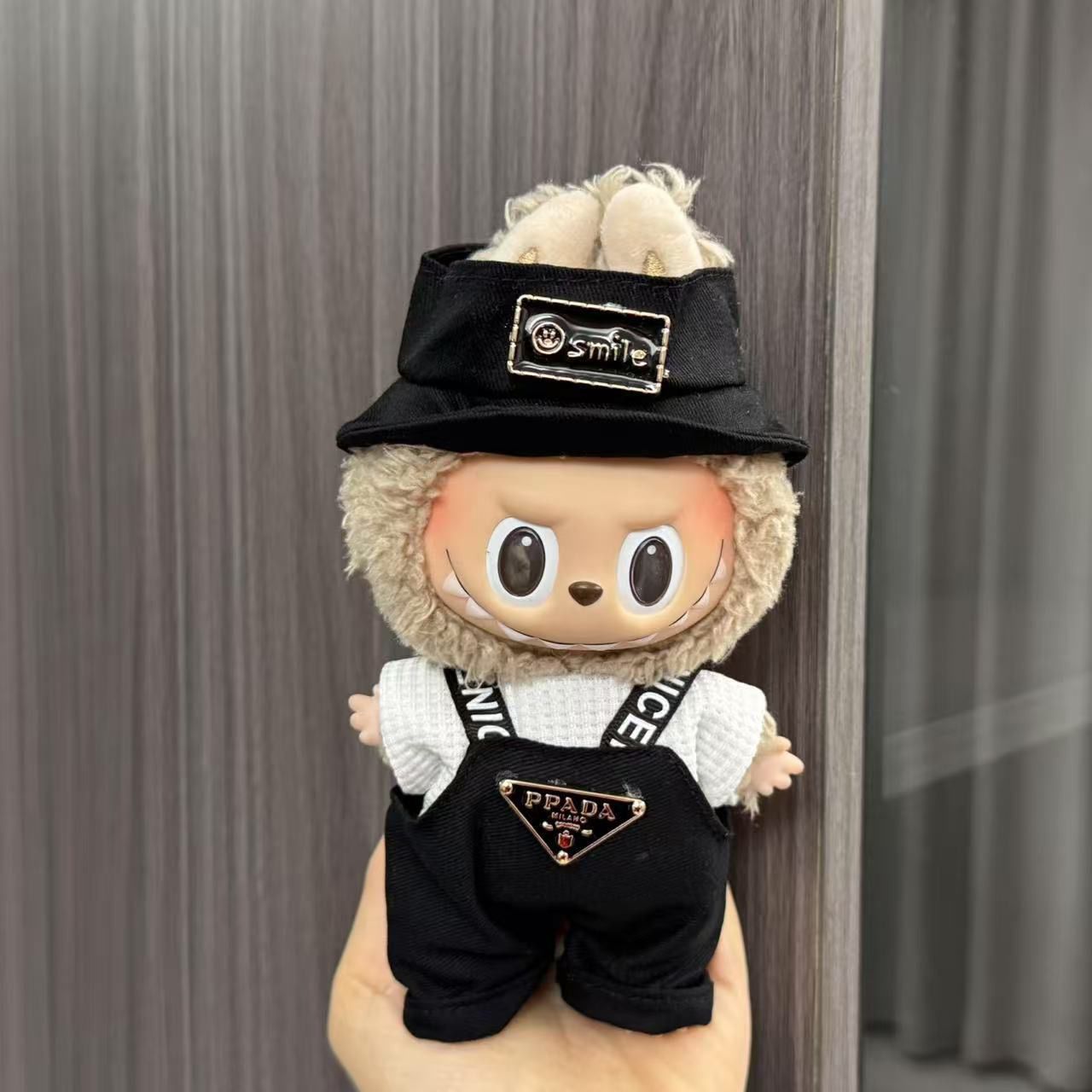 Wholesale labubu doll 17cm pendant one or two generation vinyl plush doll with suit for clothes