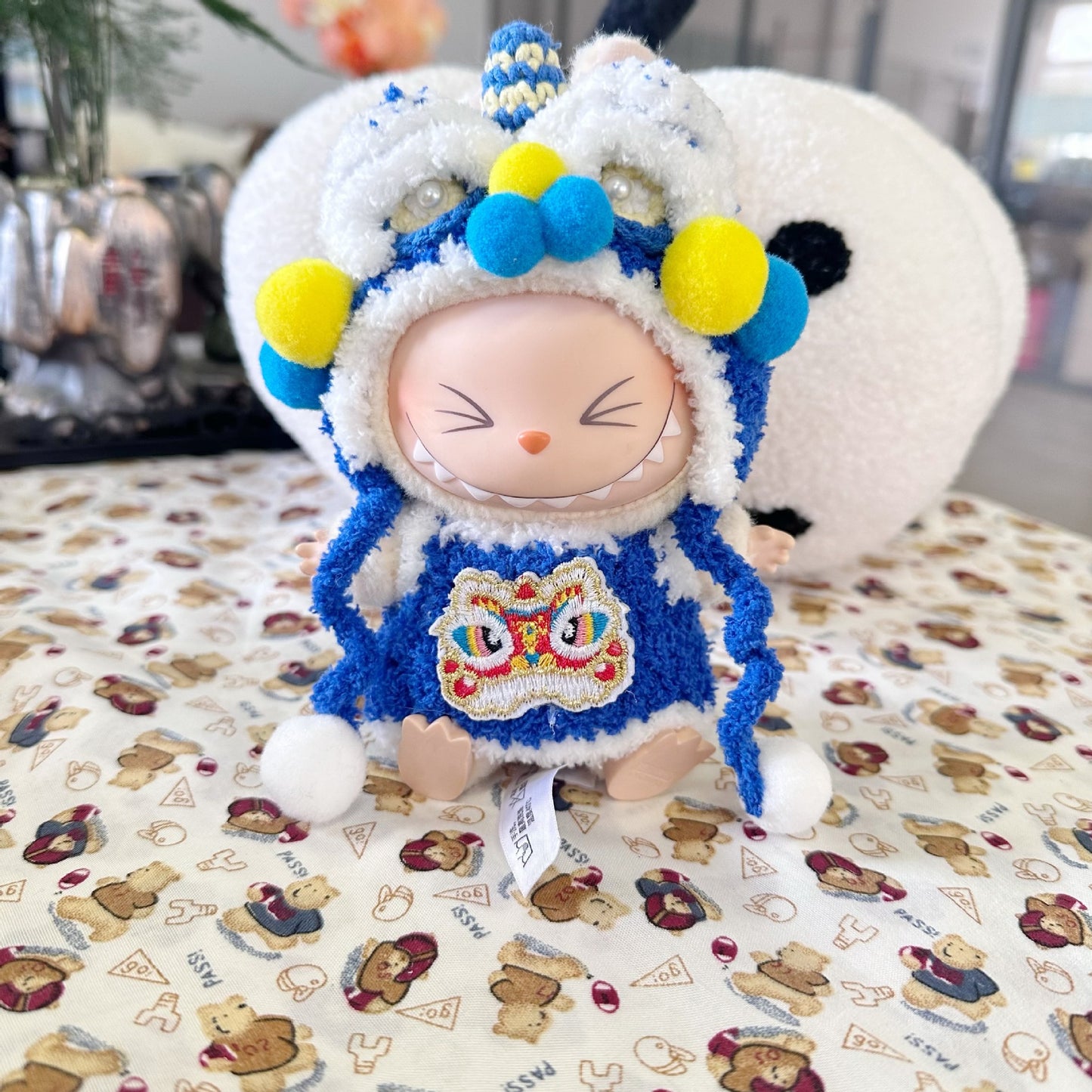macaroc Vinyl Rab Cloth New Year Lion Dance Clothes One or Two Generation Pendant LABUBU Pure Handmade for Spring Festival