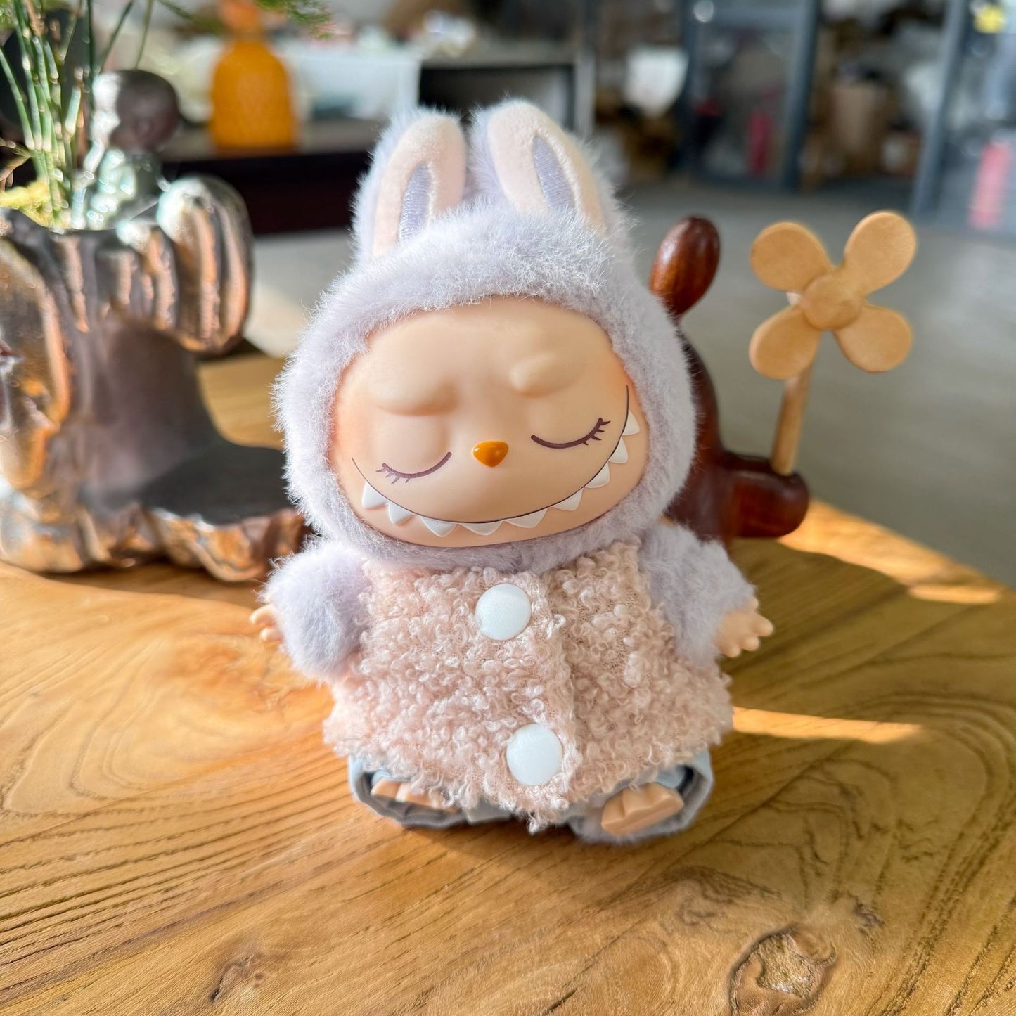 The first and second generation of rabu cloth clothes sit party doll clothes fashion teddy circle velvet vest suit LABUBU