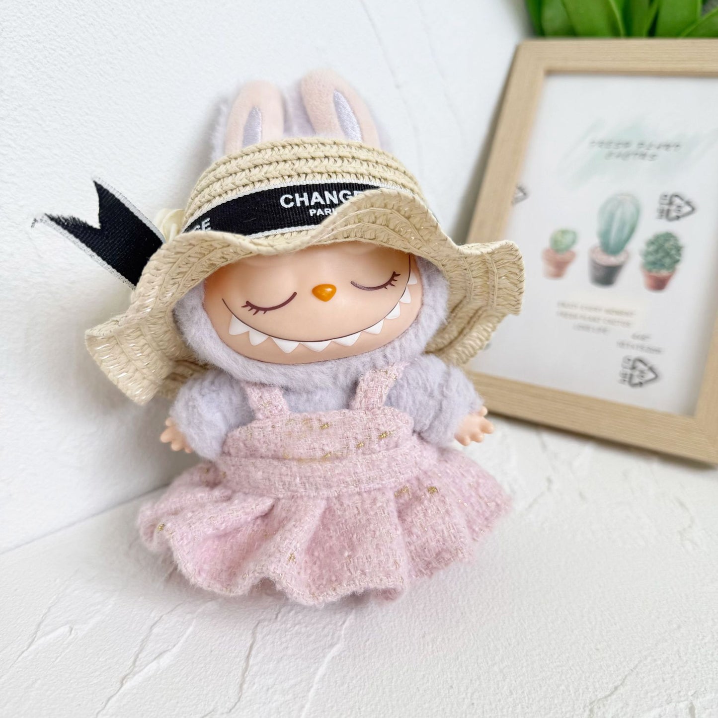 First and Second Generation Blind Box Labubu Doll Clothes Vinyl Pendant Labubu Doll Hat Skirt Suit 15cm 17cm