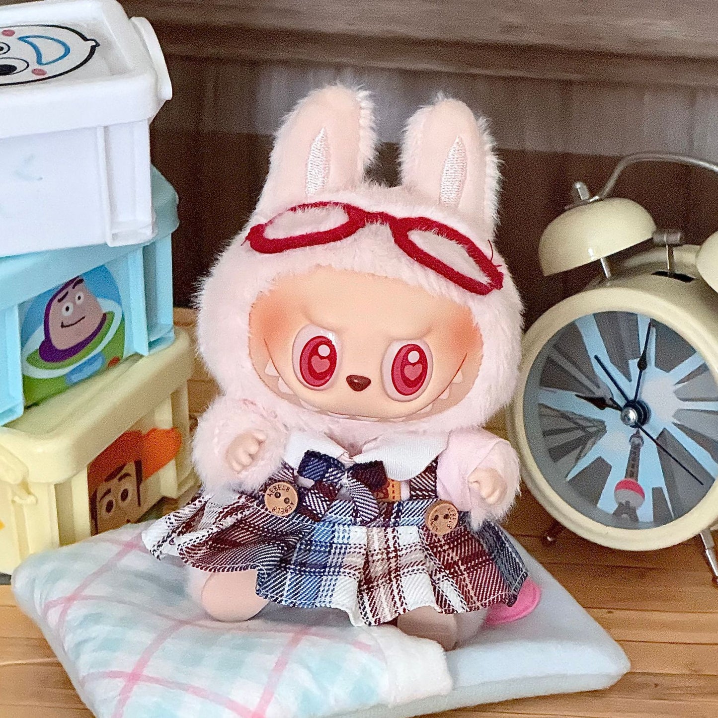 Wholesale labubu baby clothes 17cm blind box pendant one or two generation doll doll suit for baby clothes