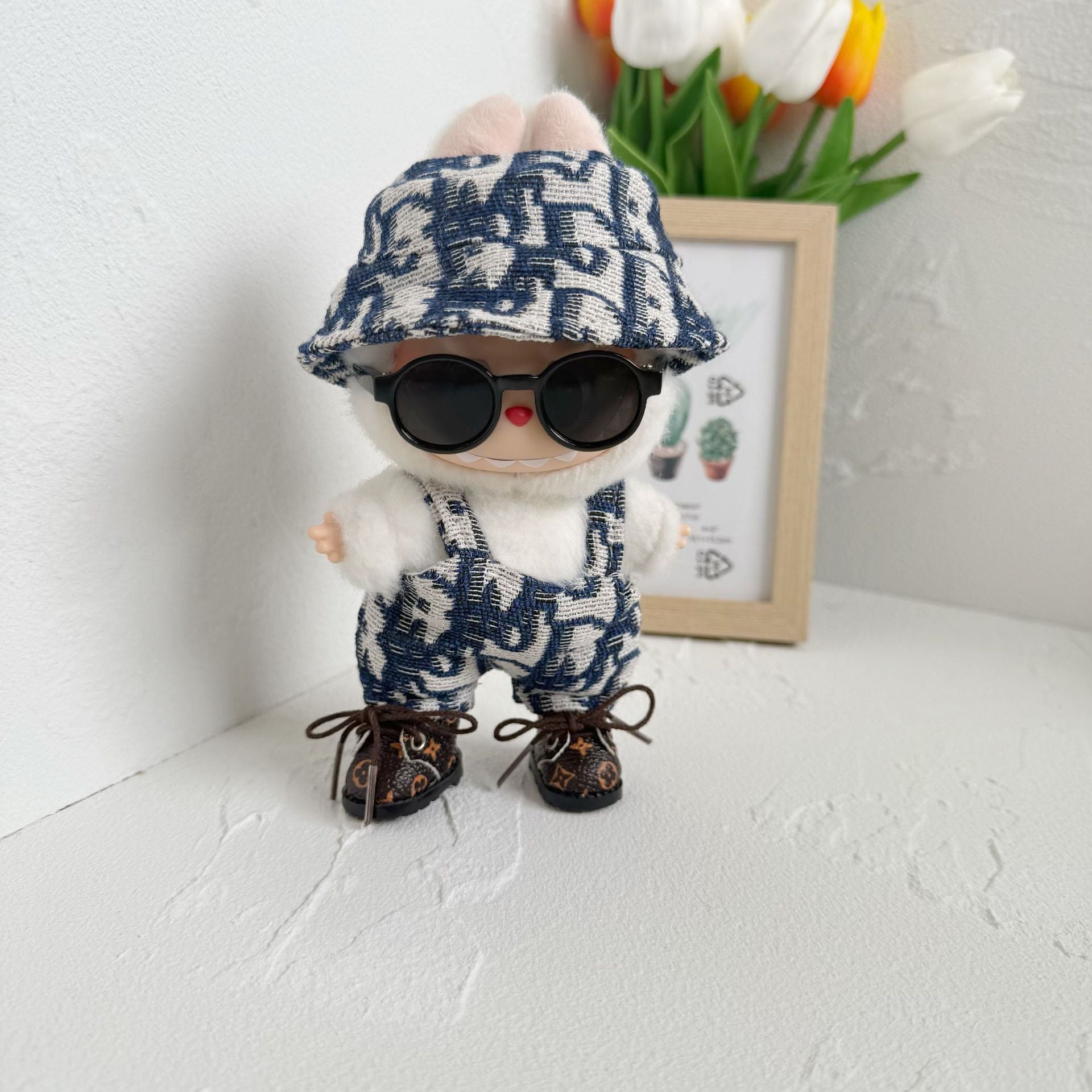 Clothes Only] Pendant LABUBU Doll Doll Coat One or Two Generation Rab Doll Wits Blue Sea Hat and Suspenders