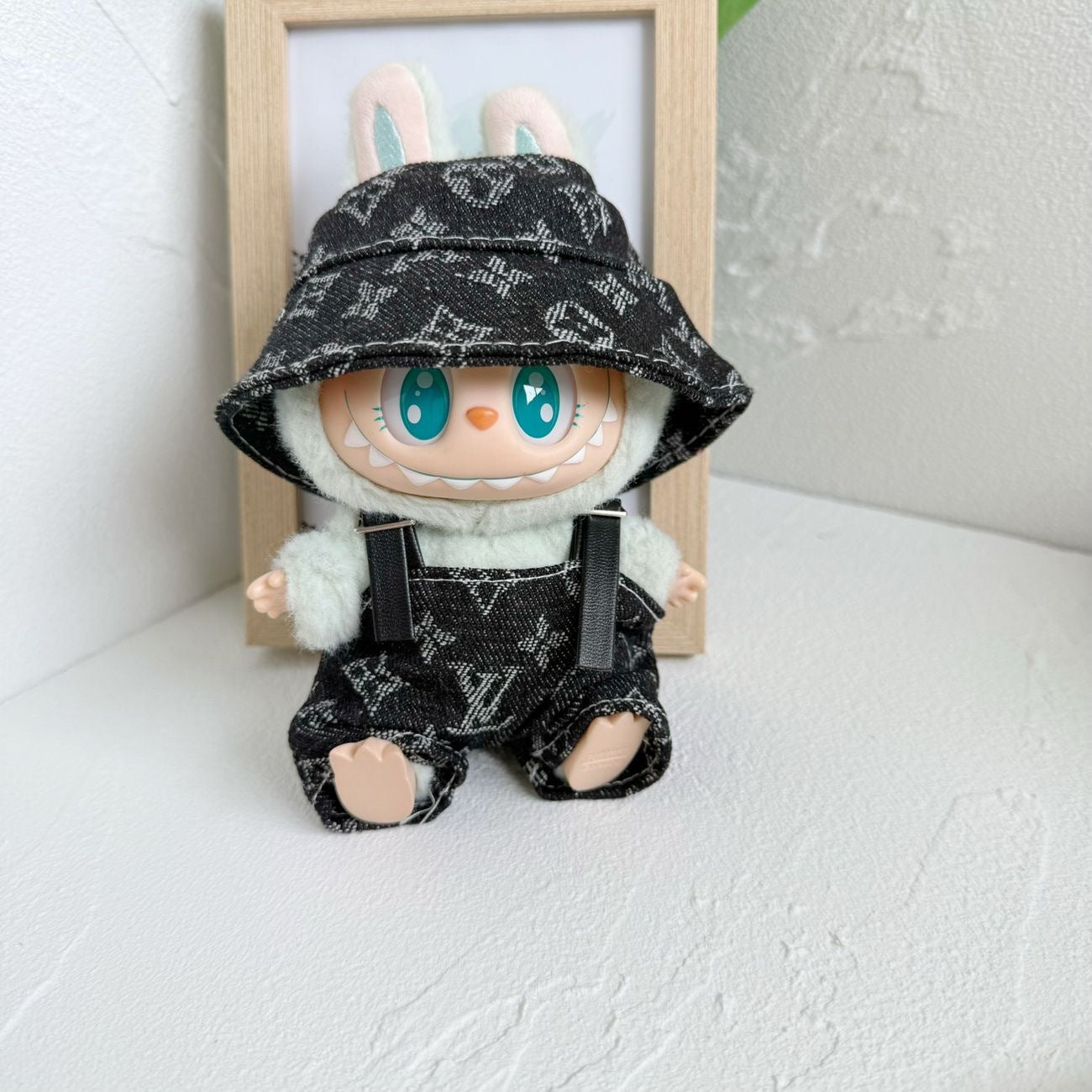 Only clothes] the first and second generation blind box labubu doll clothes pendant LABUBU for noble brown g powder g suit