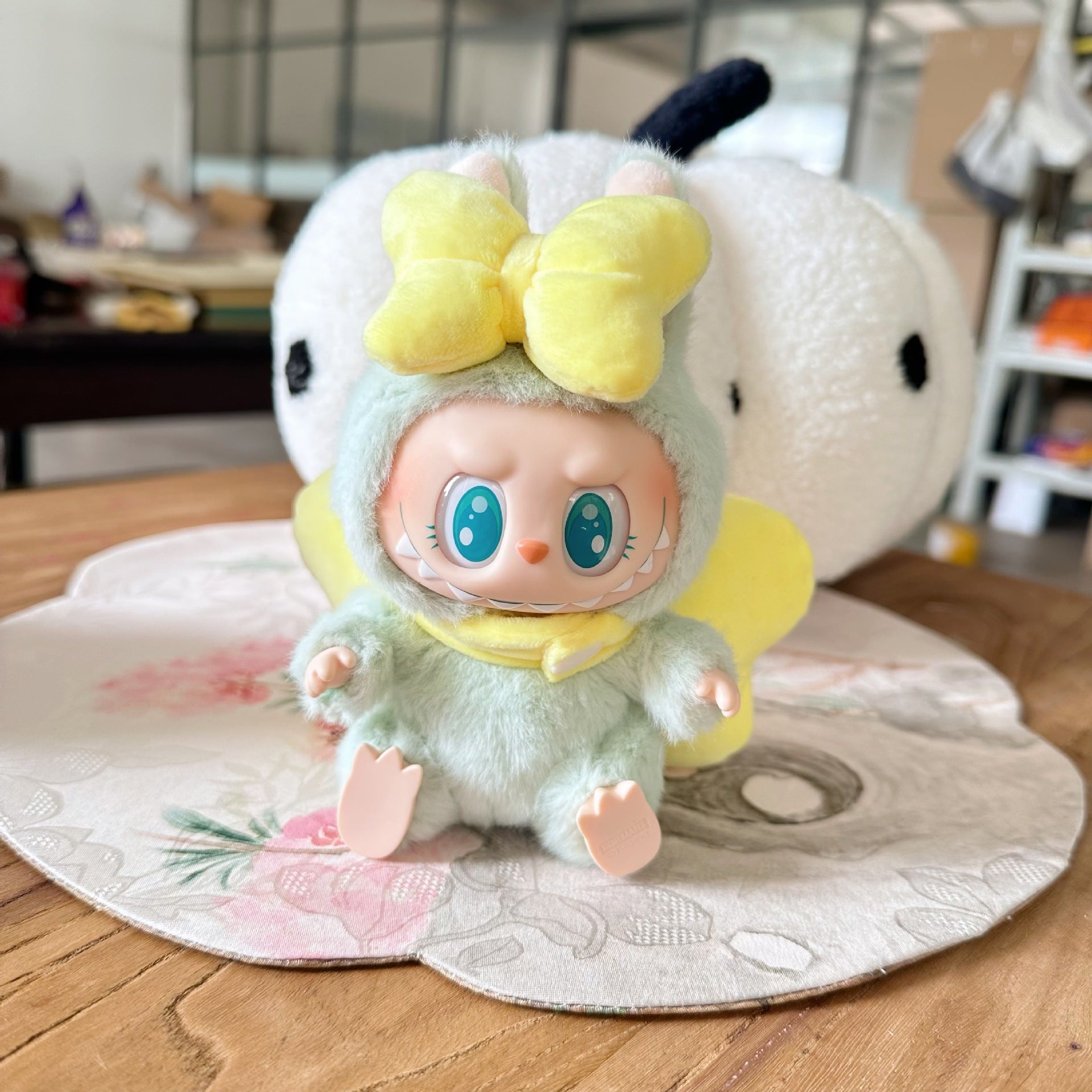 Only clothes] the first and second generation of rabu sit party series doll clothes LABUBU clothes Mary cat suit