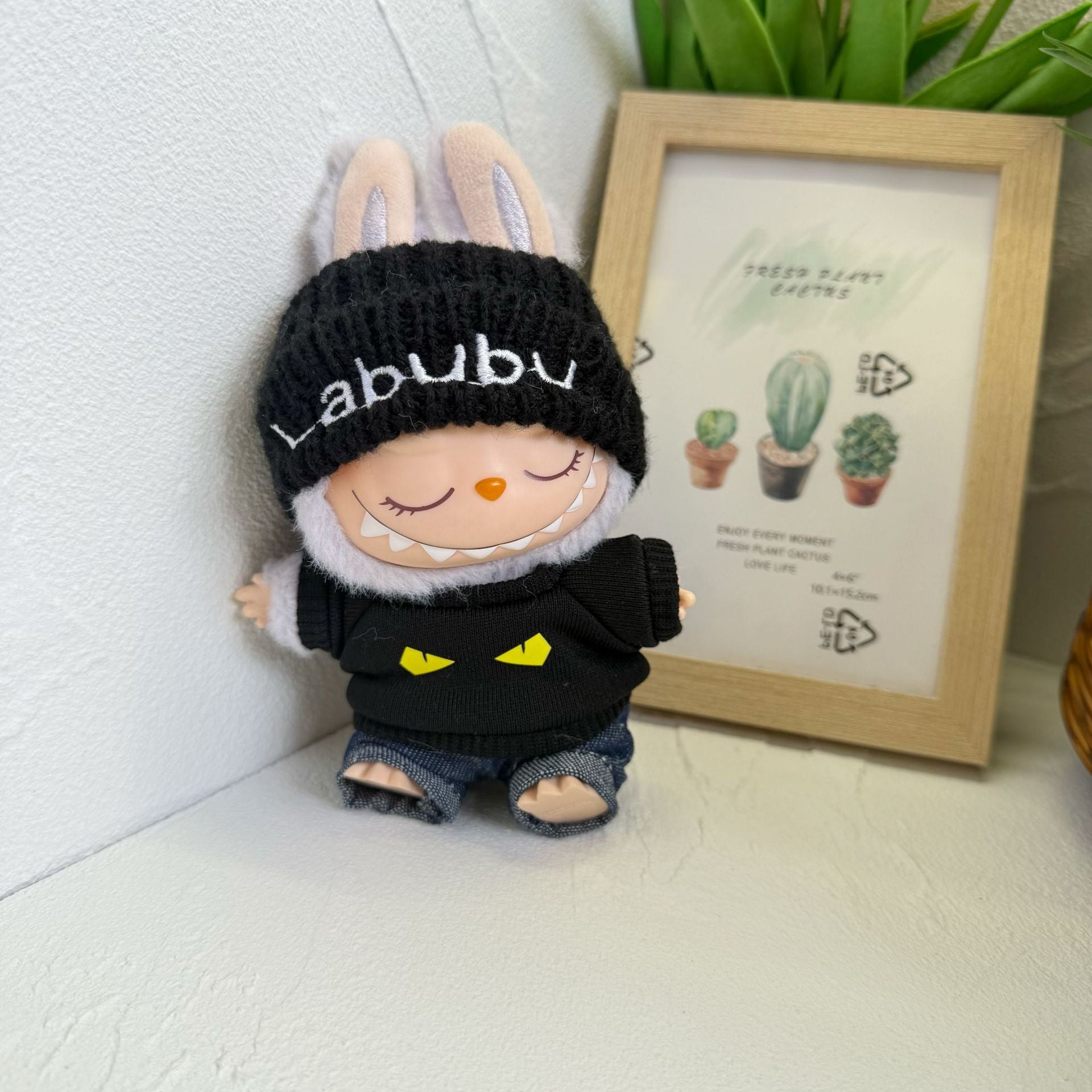 The first and second generation of cloth cloth clothes sit party doll clothes LABUBU hat casual money sports suit new product