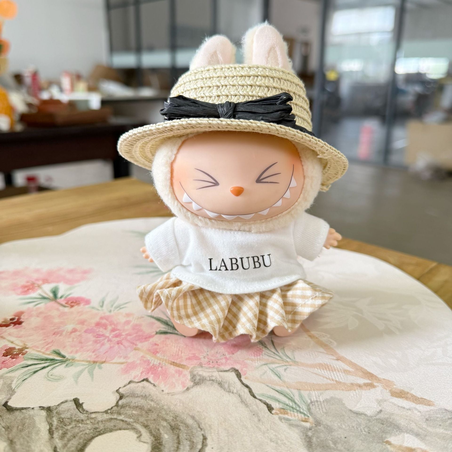 The first and second generation pendant labubu sit party clothes spring T-shirt plaid skirt suit generation LABUBU