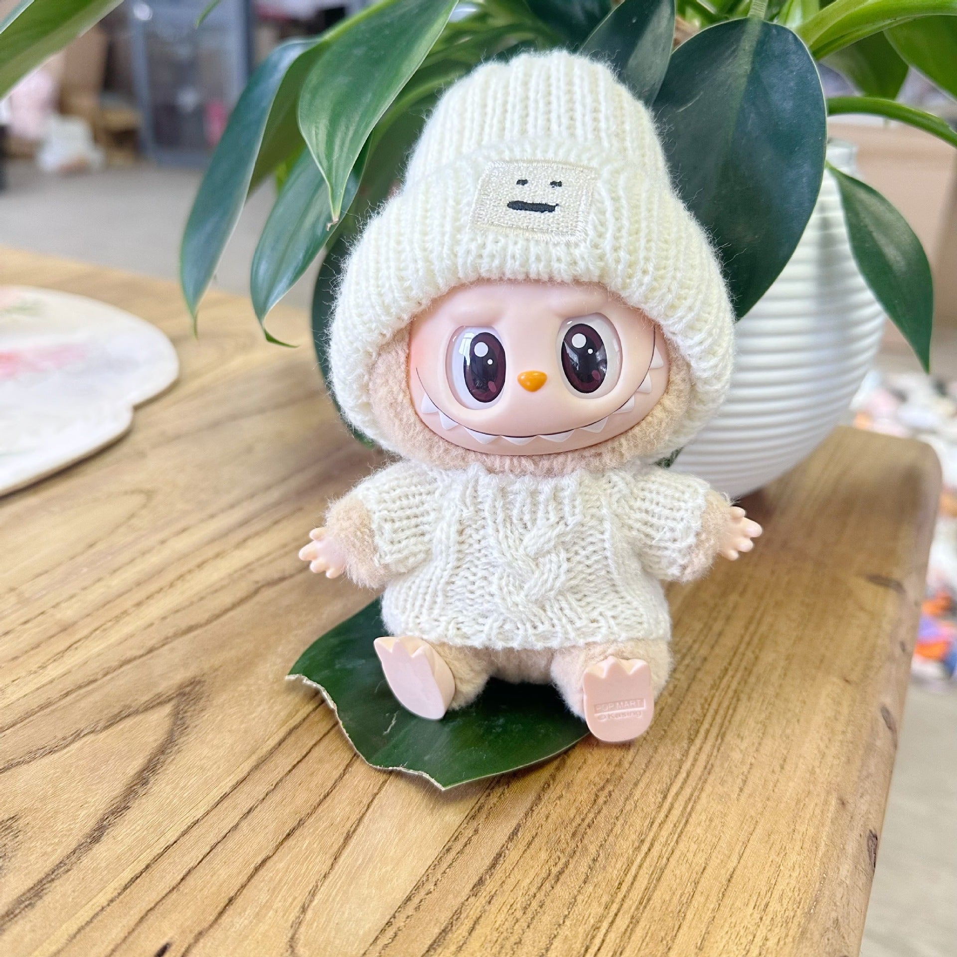 Only clothes] the first and second generation blind box LABUBU clothes autumn and winter sweater hat suit pendant pull cloth for Meng