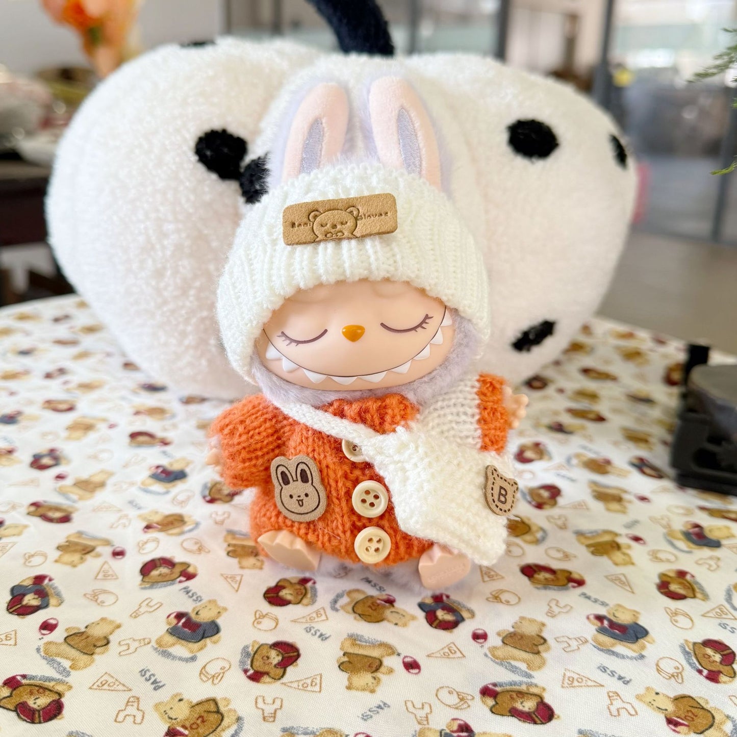 The first and second generation of blind box cloth clothes sweater hat backpack DIY with LABUBU sit party doll clothes
