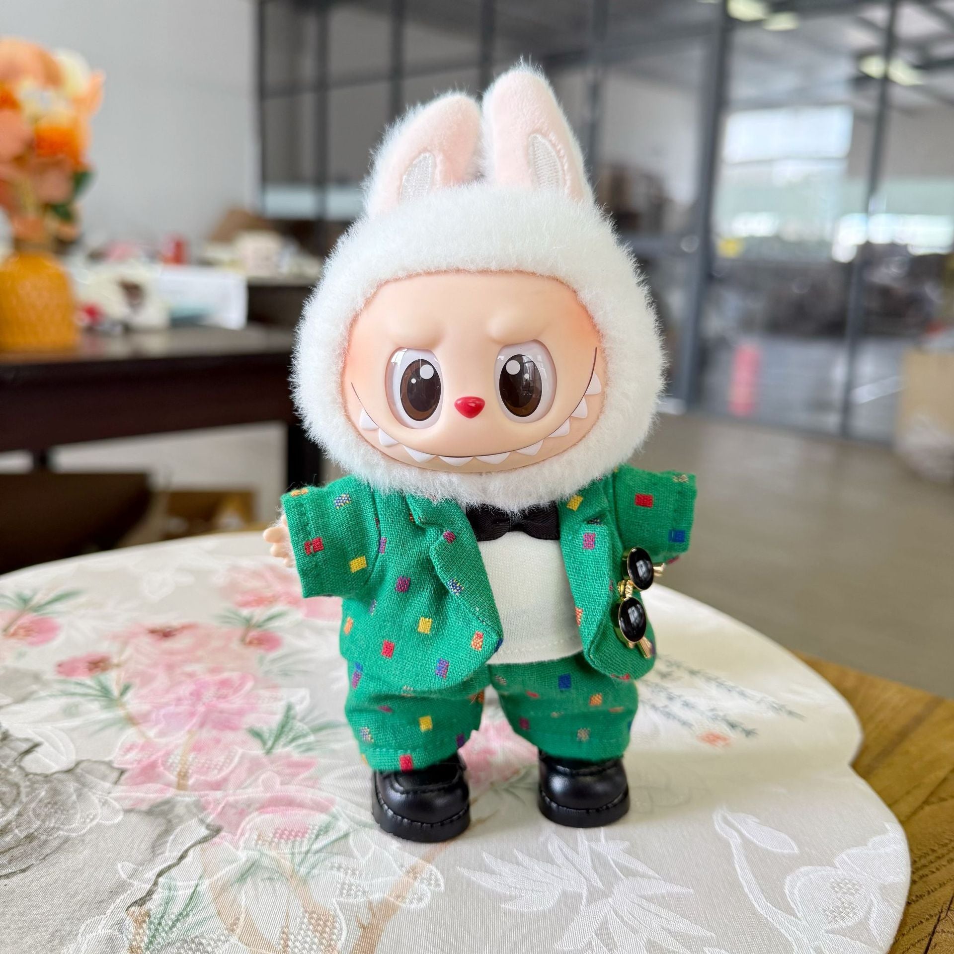 Only clothes] the first and second generation of labubu doll clothes sit party dolls with pendants LABUBU color small suit