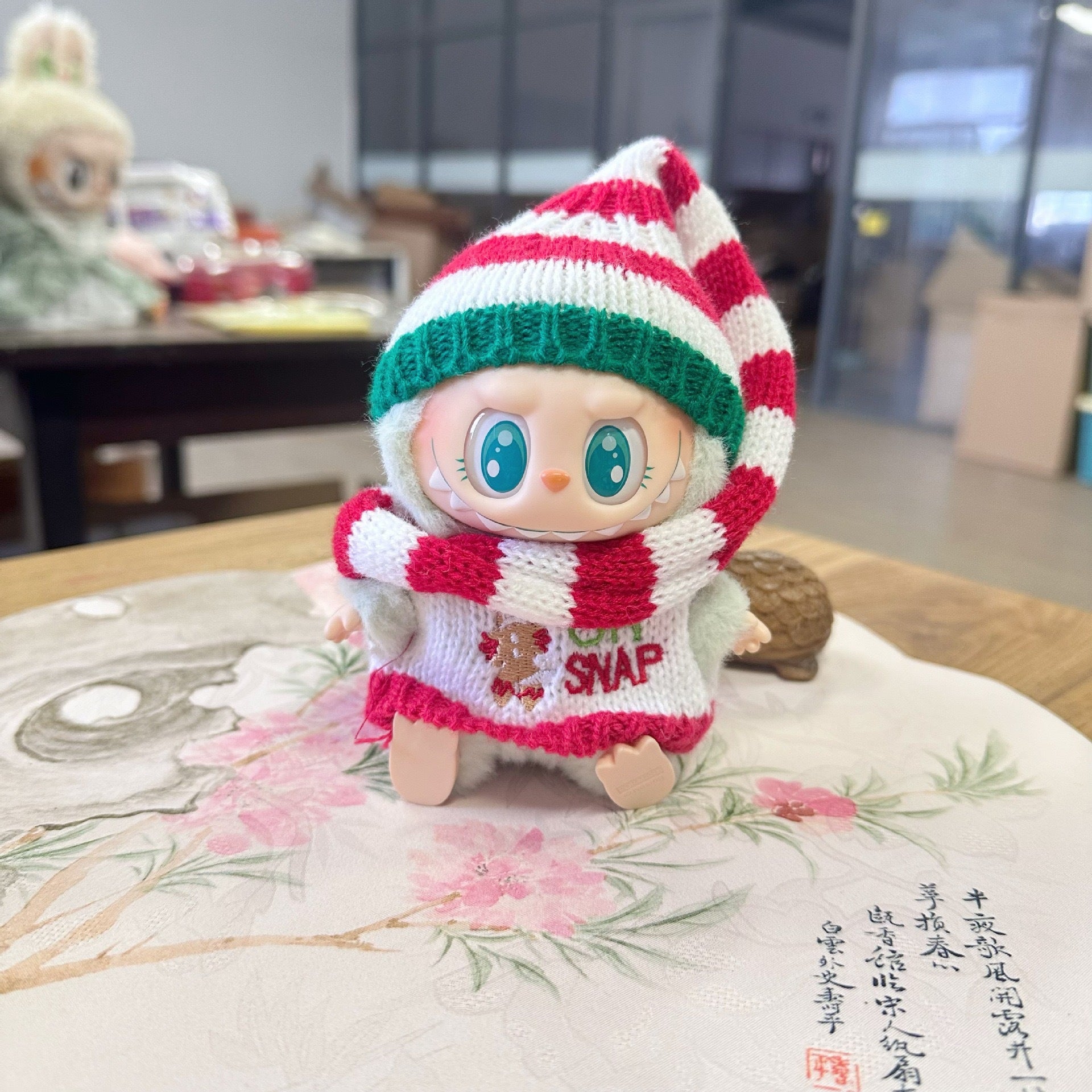 Only clothes] the first and second generation blind box labubu doll Christmas clothes LABUBU for the new year clothes hat