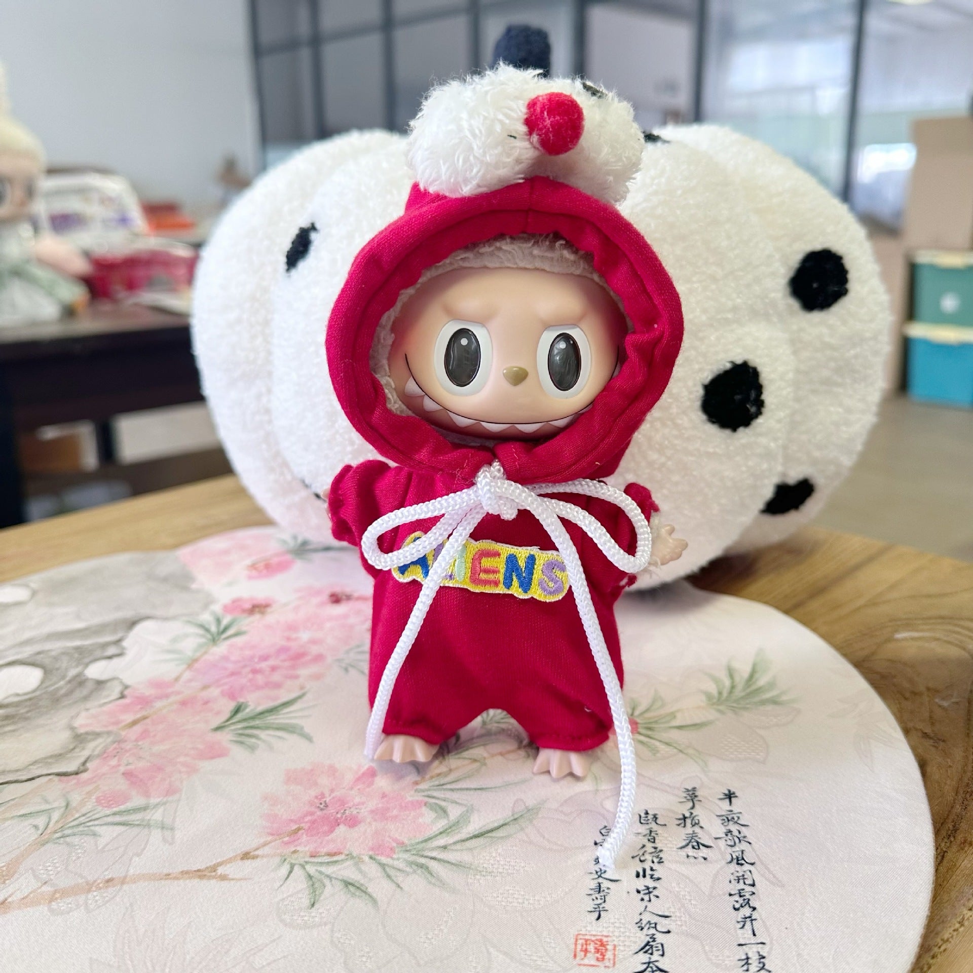 Clothes Only] First/Second Generation Blind Box Labubtong Wear Clothes Morning Run Big Eye Monster suit LABUBU One-piece Suit