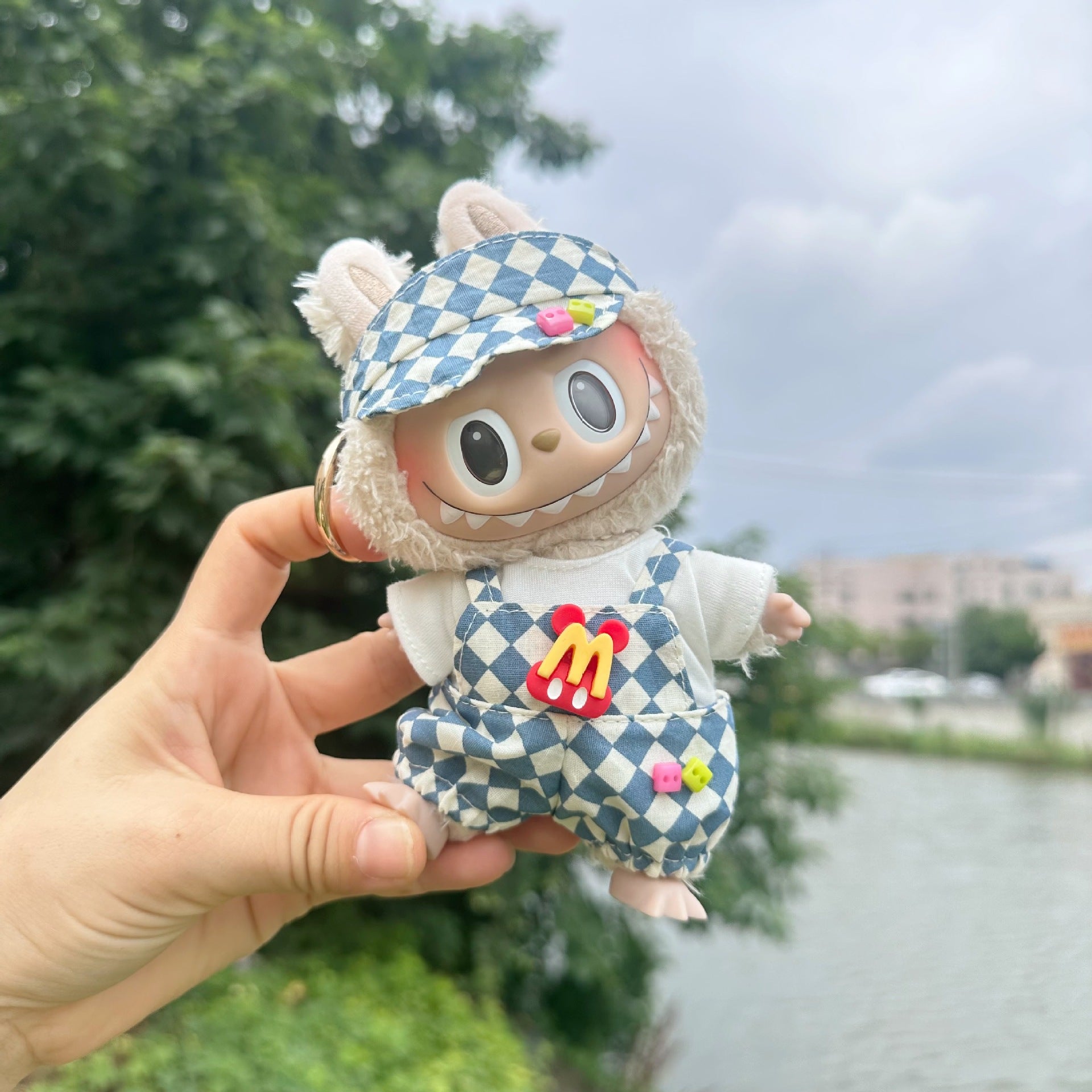 Only clothes] 17CM pendant cloth cloth clothes blind box LABUBU doll diamond lattice suspenders suit new product