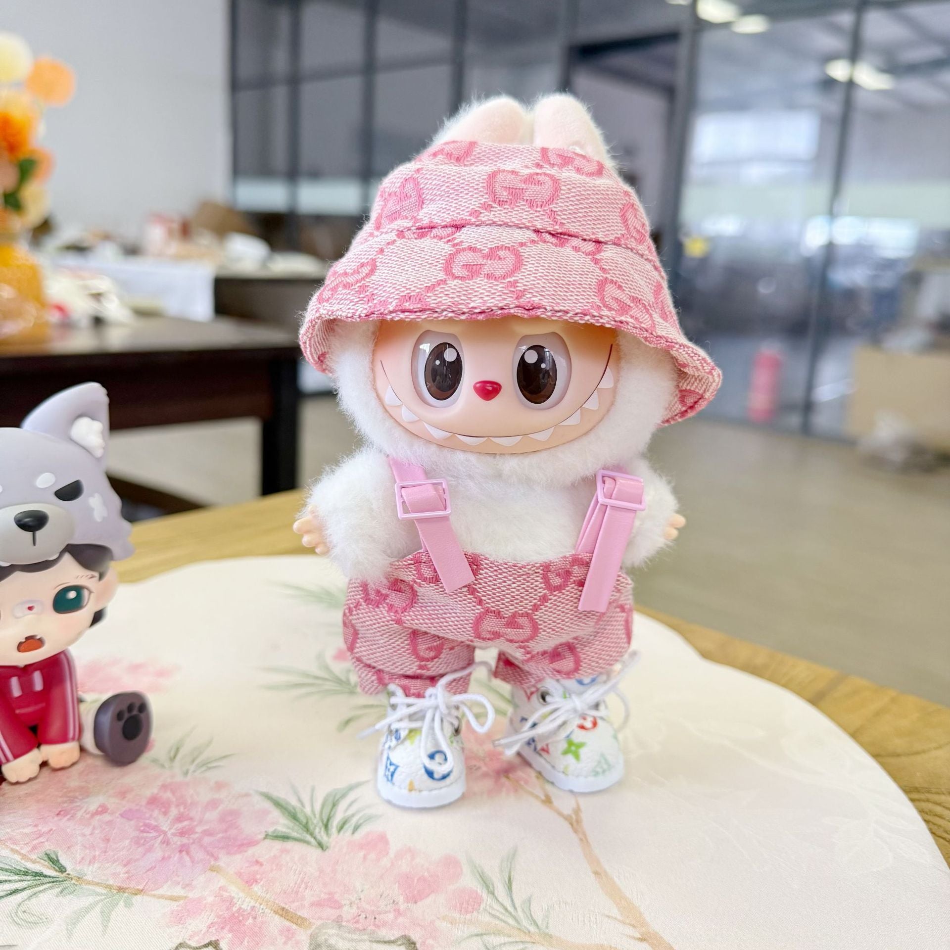 Only clothes] generation one or two blind box pull cloth doll suspenders suit LABUBU pendant pink hat pants