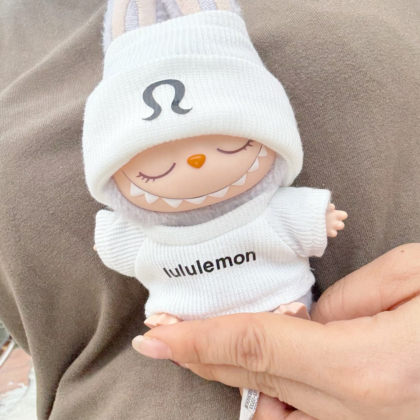 Clothing Only] First, Second and Third Generation Blind Box Labubu Clothing Replacement Trendy Casual Suit Elastic Hat New