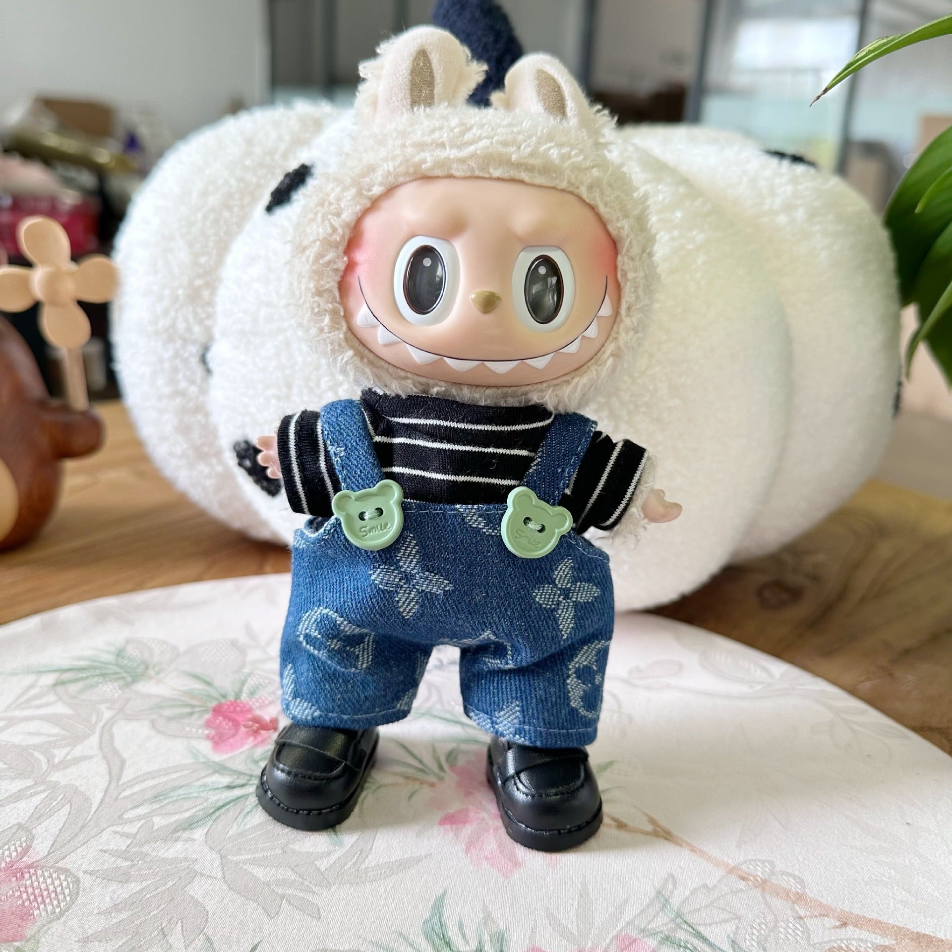 Only clothes] blind box pull cloth doll clothes 17CM pendant LABUBU suit for four-leaf clover suspenders