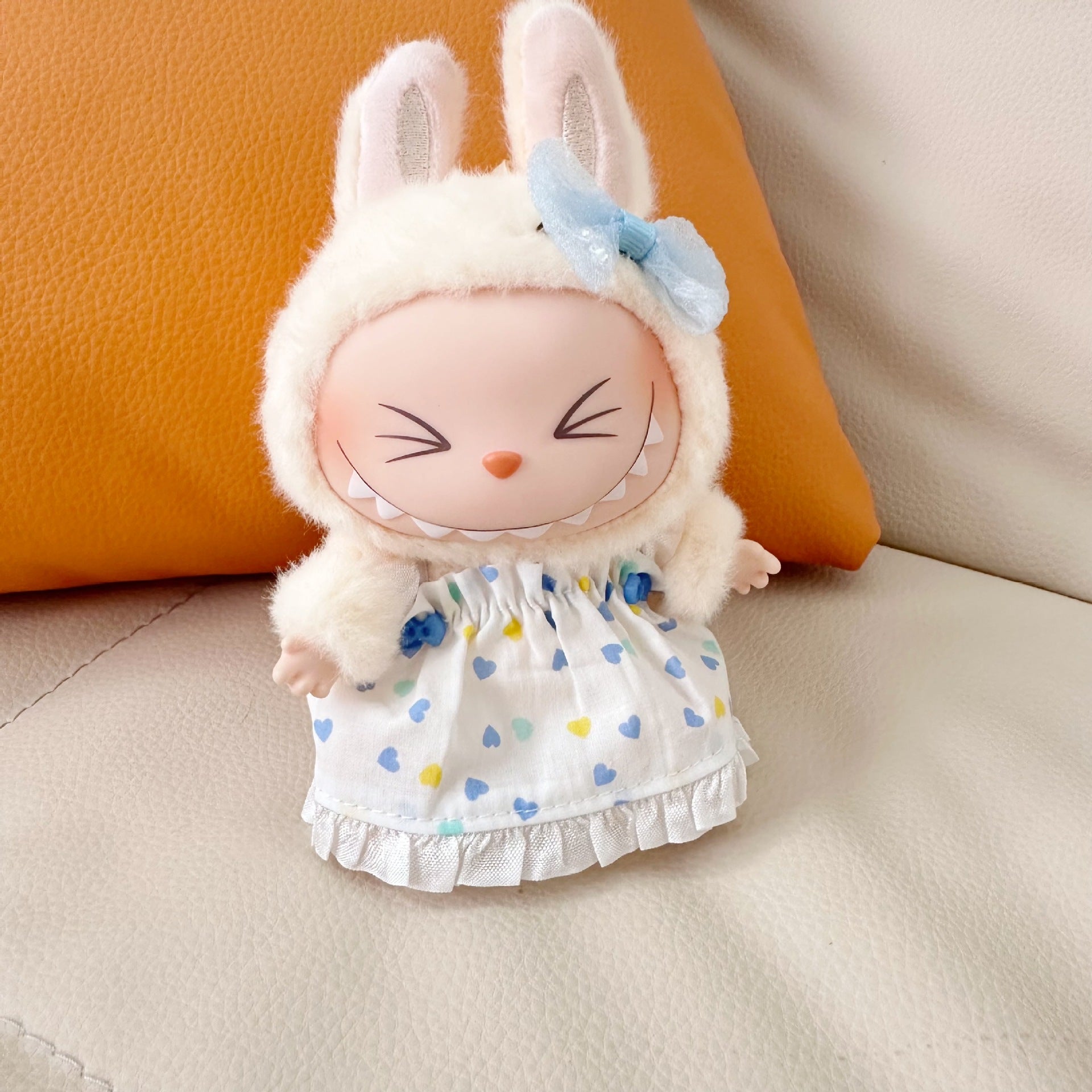Only clothes] second generation blind box Labubu clothes key chain pull cloth sit party doll yellow love skirt
