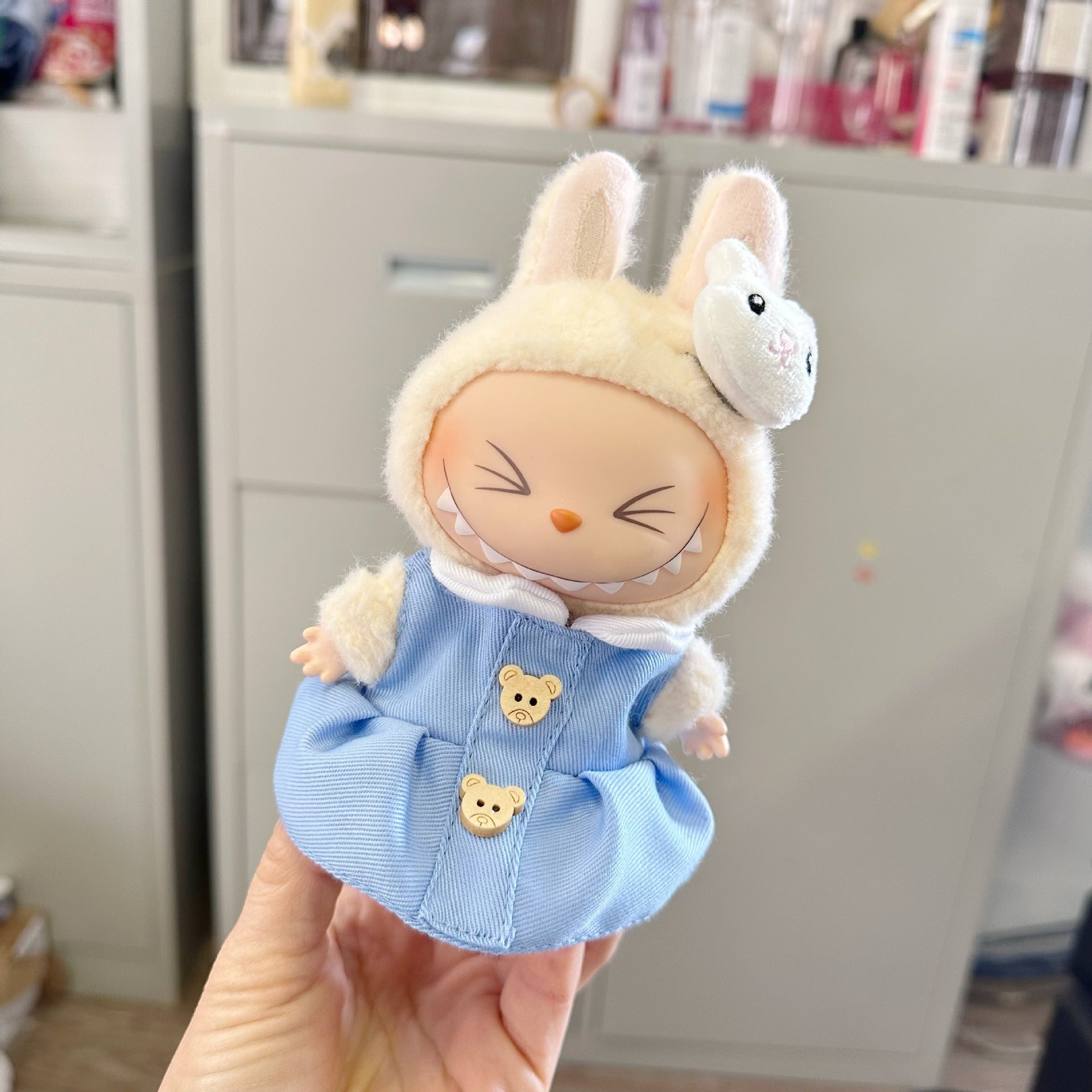 Only clothes] the first and second generation of blind box pendant pull cloth cloth for clothes bear wooden buckle blue skirt Labubu baby clothes adorable
