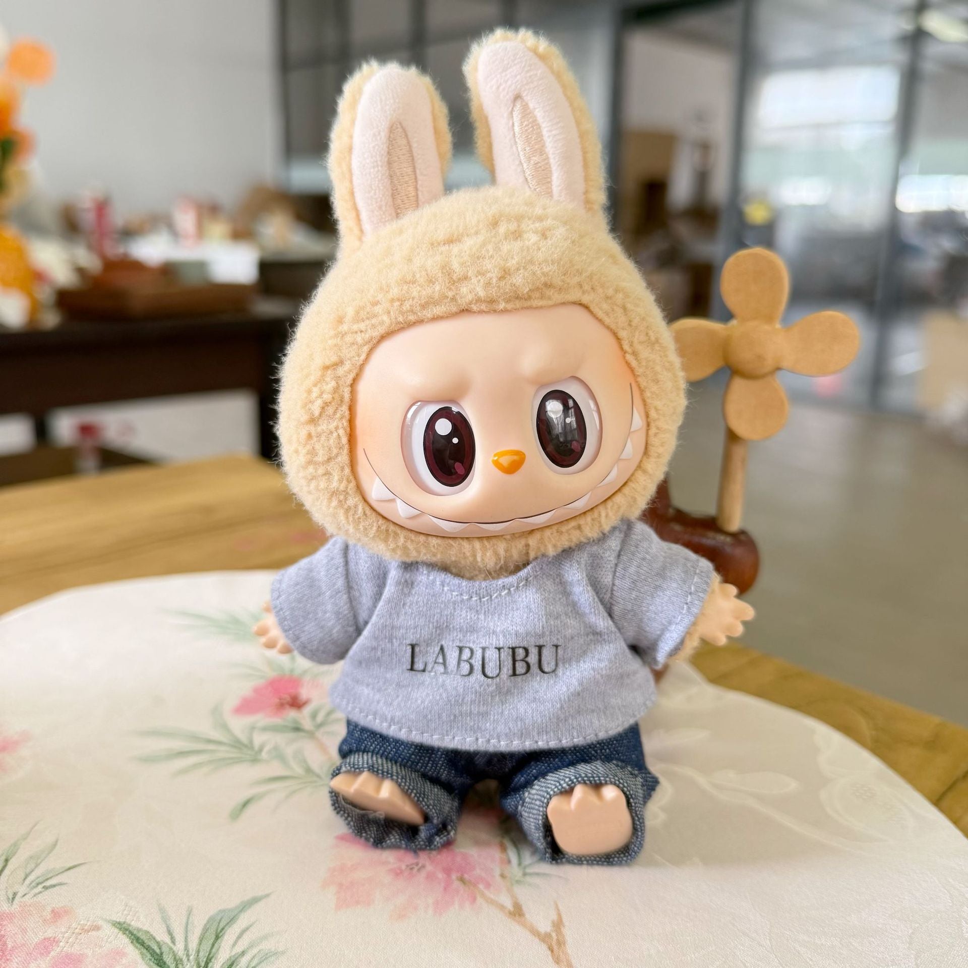 The first and second generation pendant labubu sit party clothes spring T-shirt plaid skirt suit generation LABUBU