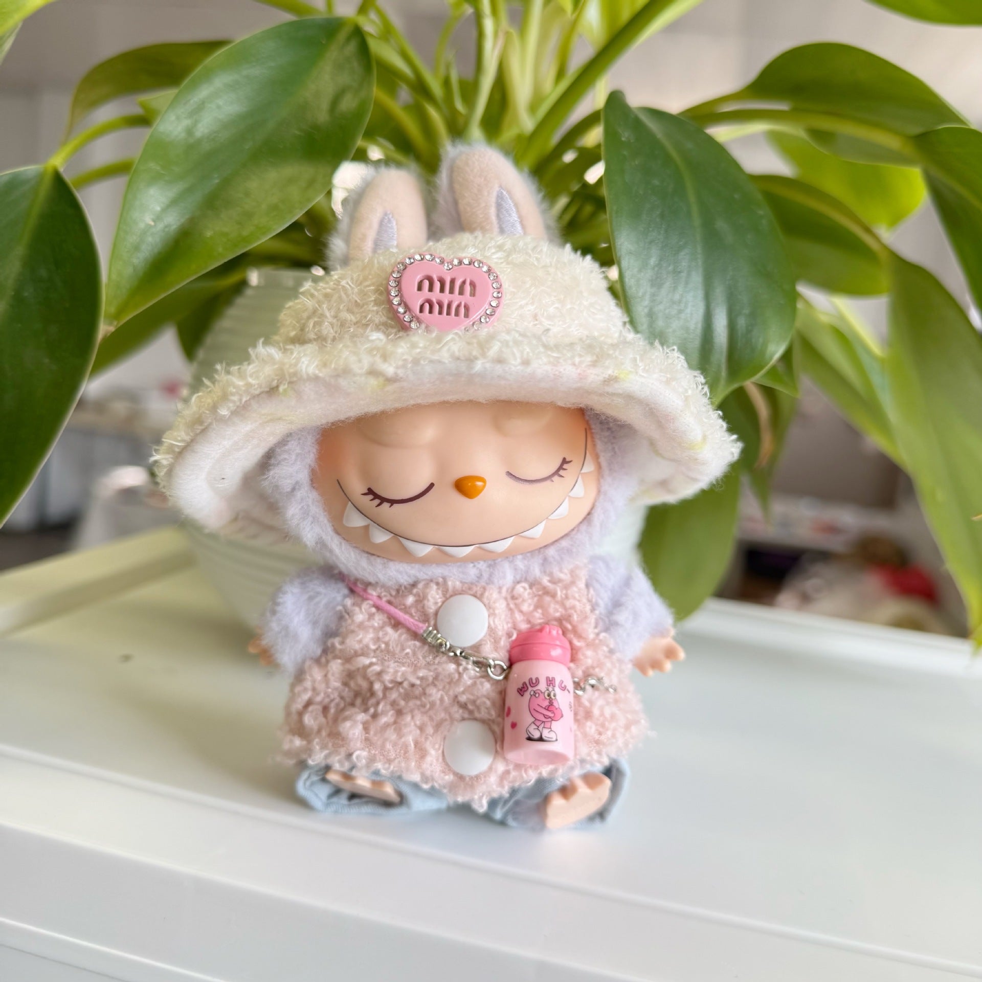 The first and second generation of rabu cloth clothes sit party doll clothes fashion teddy circle velvet vest suit LABUBU